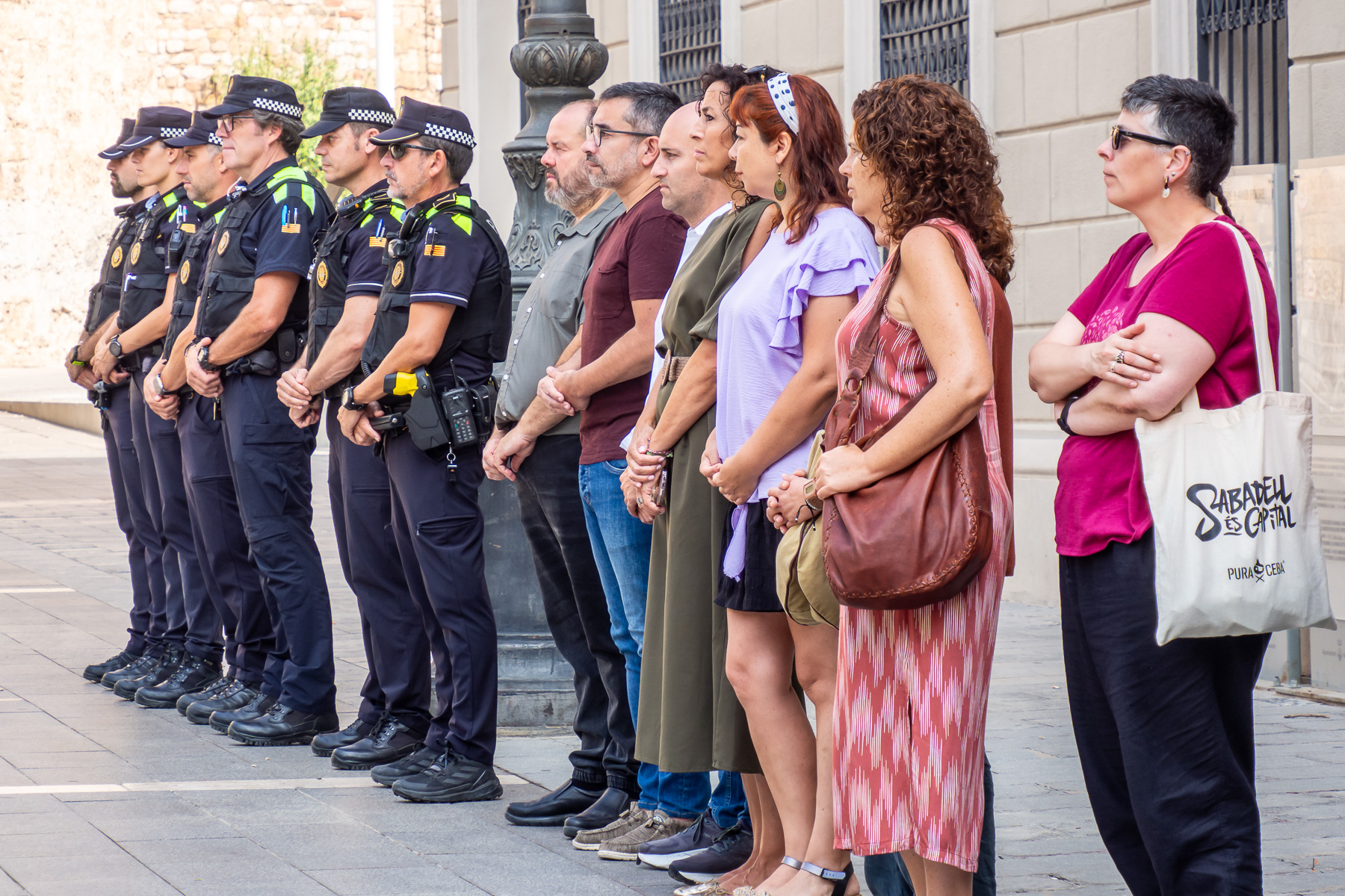 Minut de silenci a Sabadell pel doble assassinat masclista a Rubí i Castellbisbal