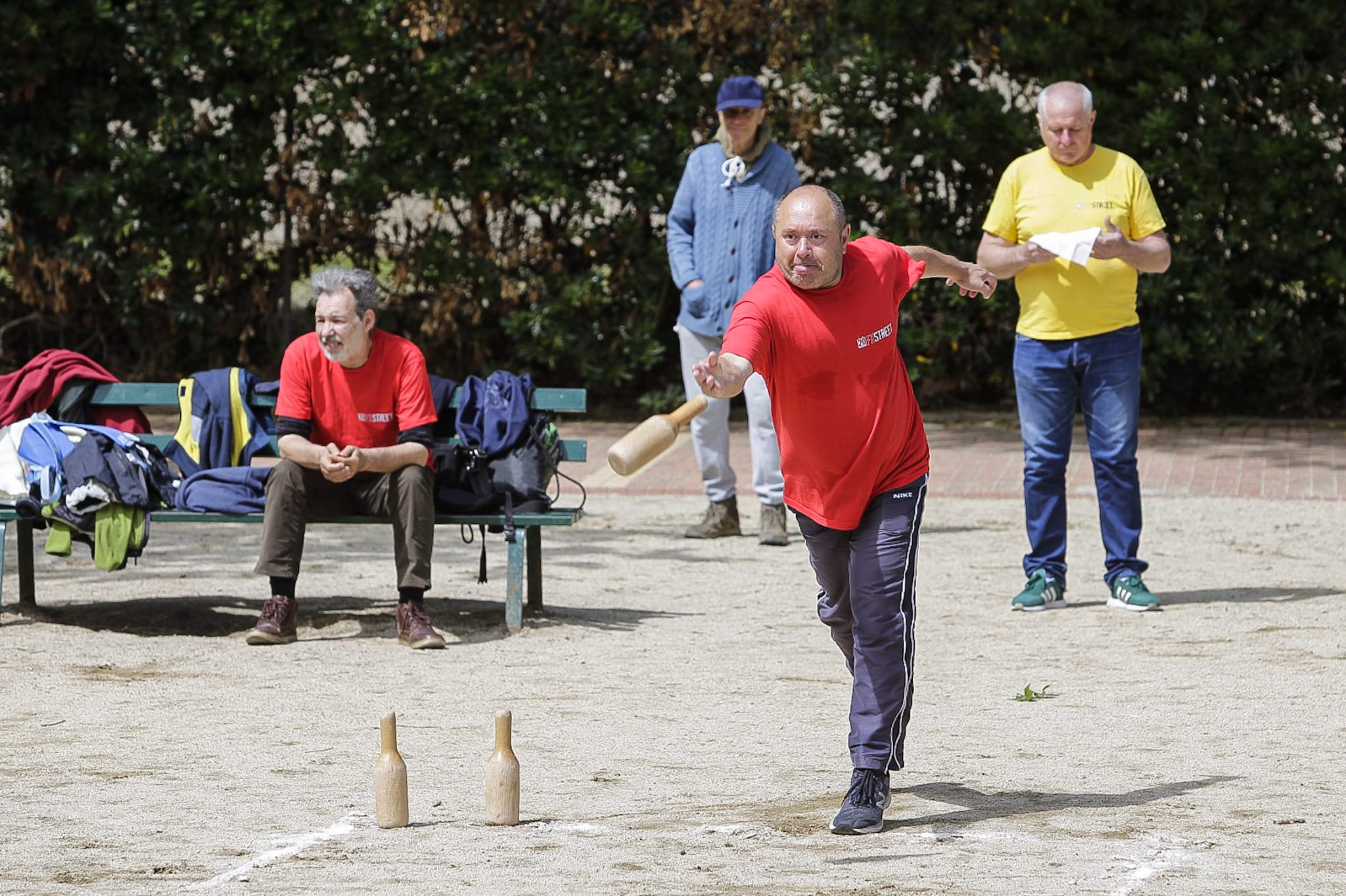 FOTOGALERIA | Bitlles catalanes a la Festa Major de Sant Pere
