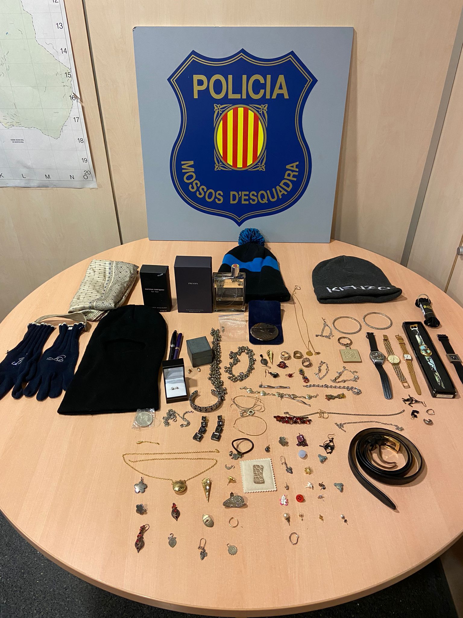 Detingut a Sant Cugat just després de robar a l’interior d’un domicili