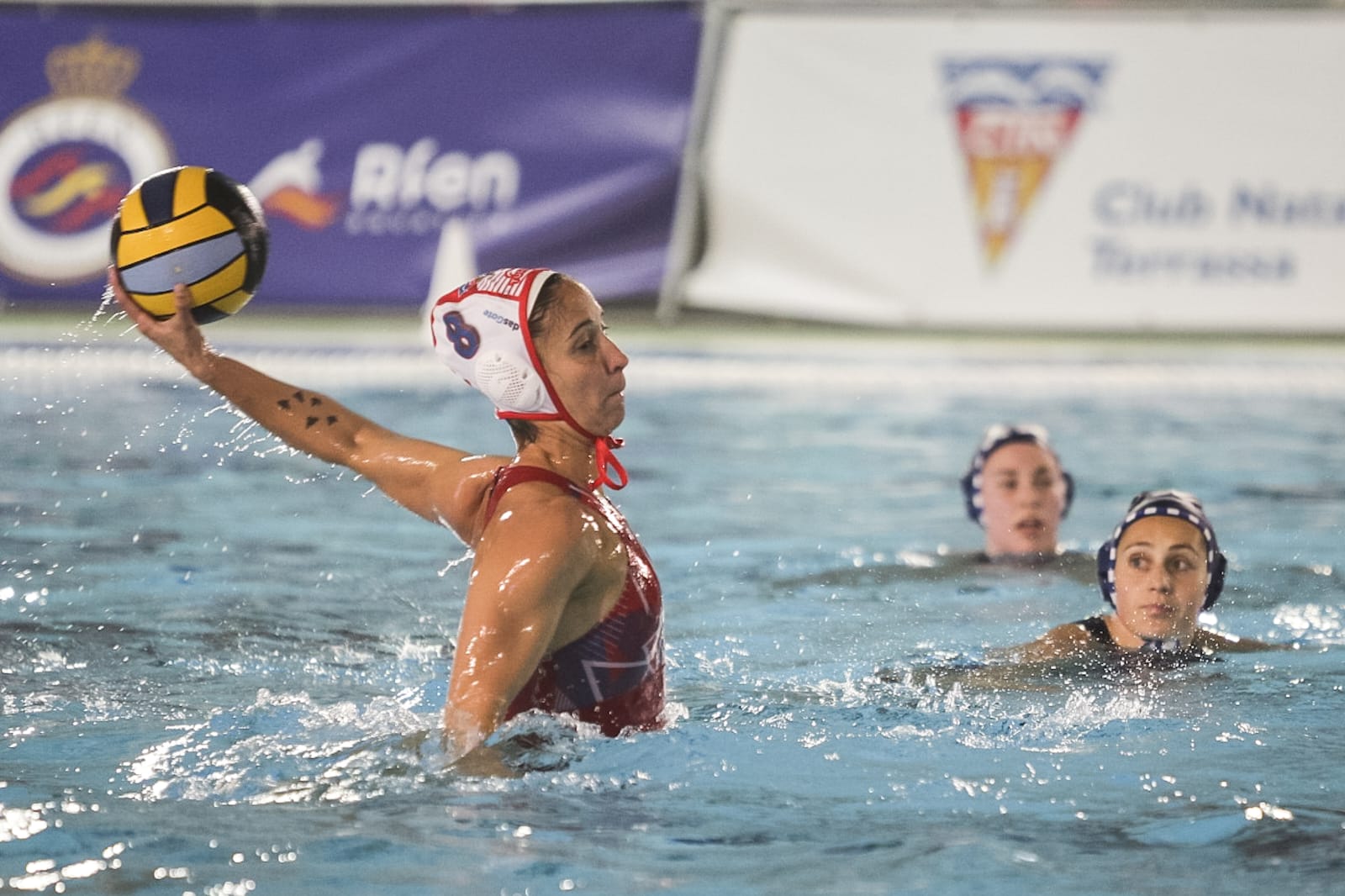 Participació egarenca a la selecció femenina de waterpolo