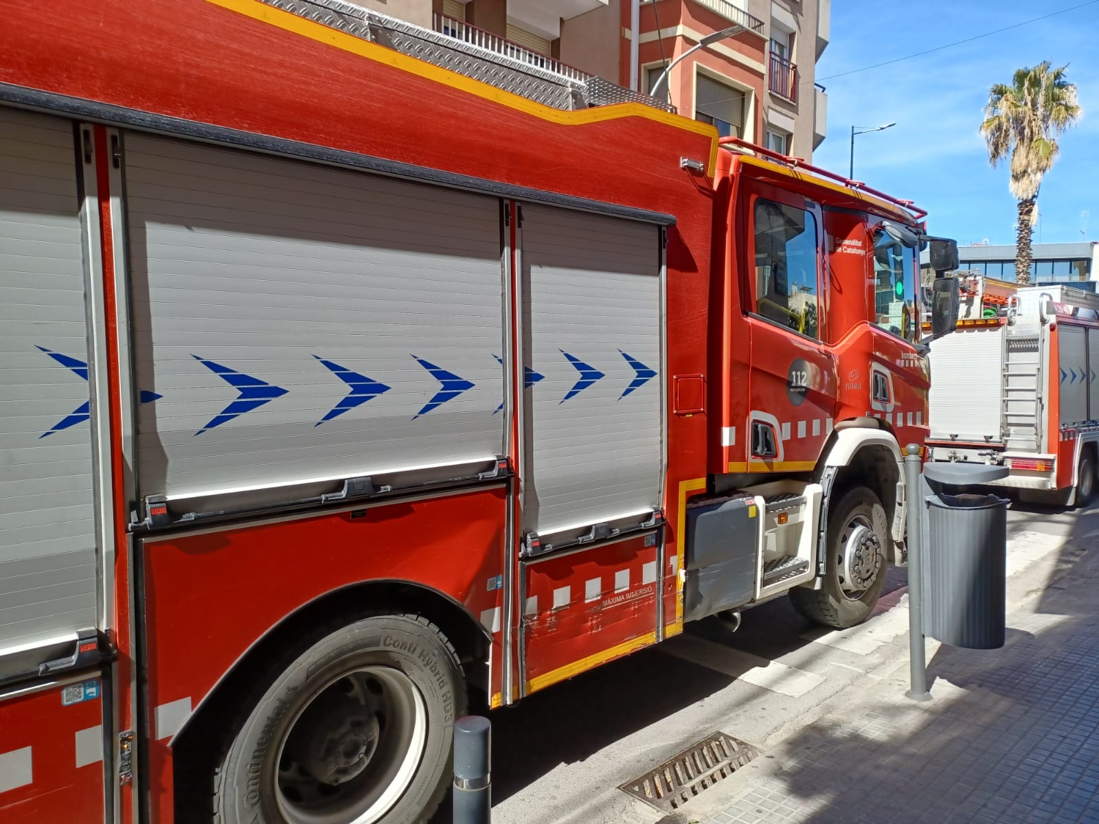 Uns cables impedeixen que veïns entrin a casa seva a Terrassa