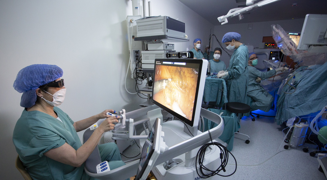 Mútua, primer hospital en fer una cirugia colorectal amb la plataforma robòtica Hugo Ras