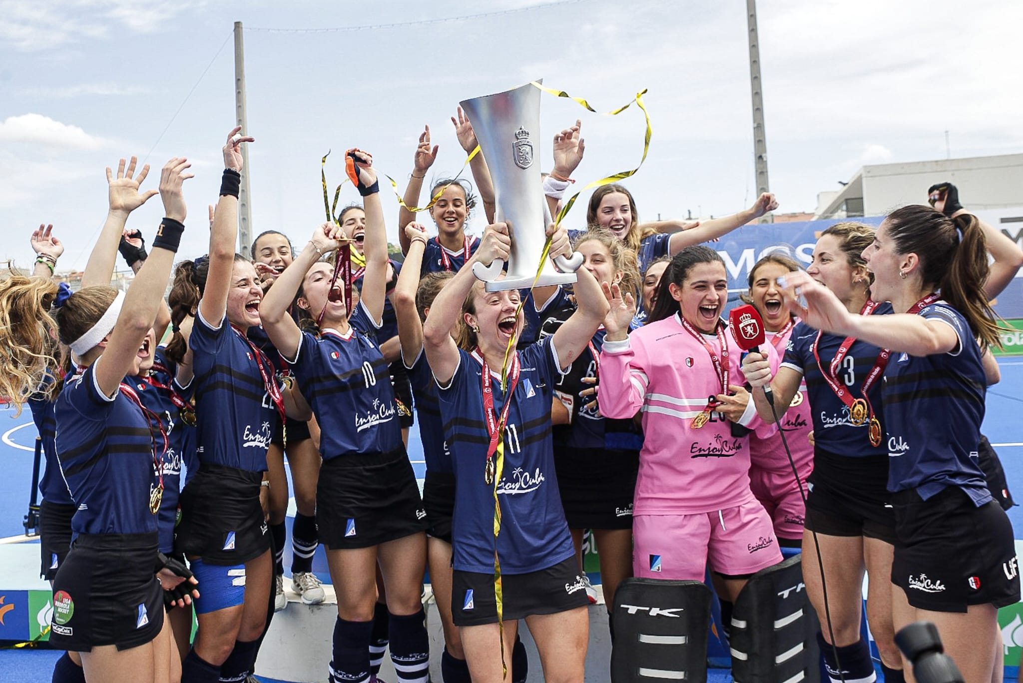 El Júnior aixeca la seva primera lliga femenina