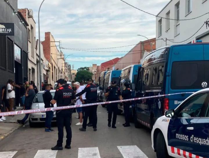 Deu denúncies en un operatiu en un local d'oci a Terrassa