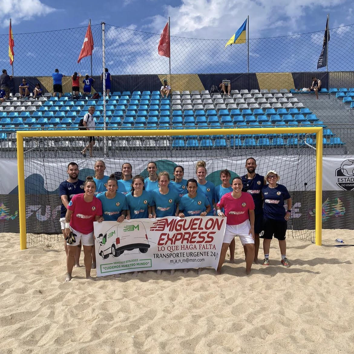Tres jugadores del Bonaire, als Jocs Europeus amb la selecció de futbol platja