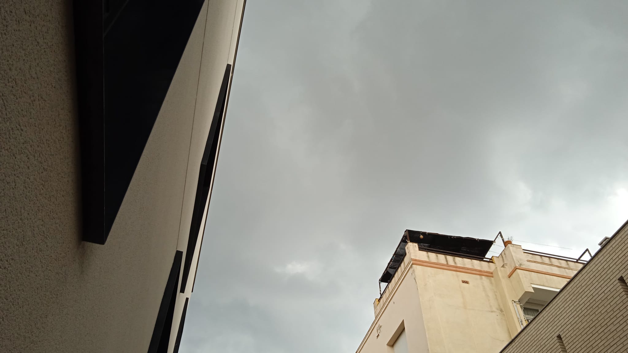 Torna la pluja després d'una tempesta històrica