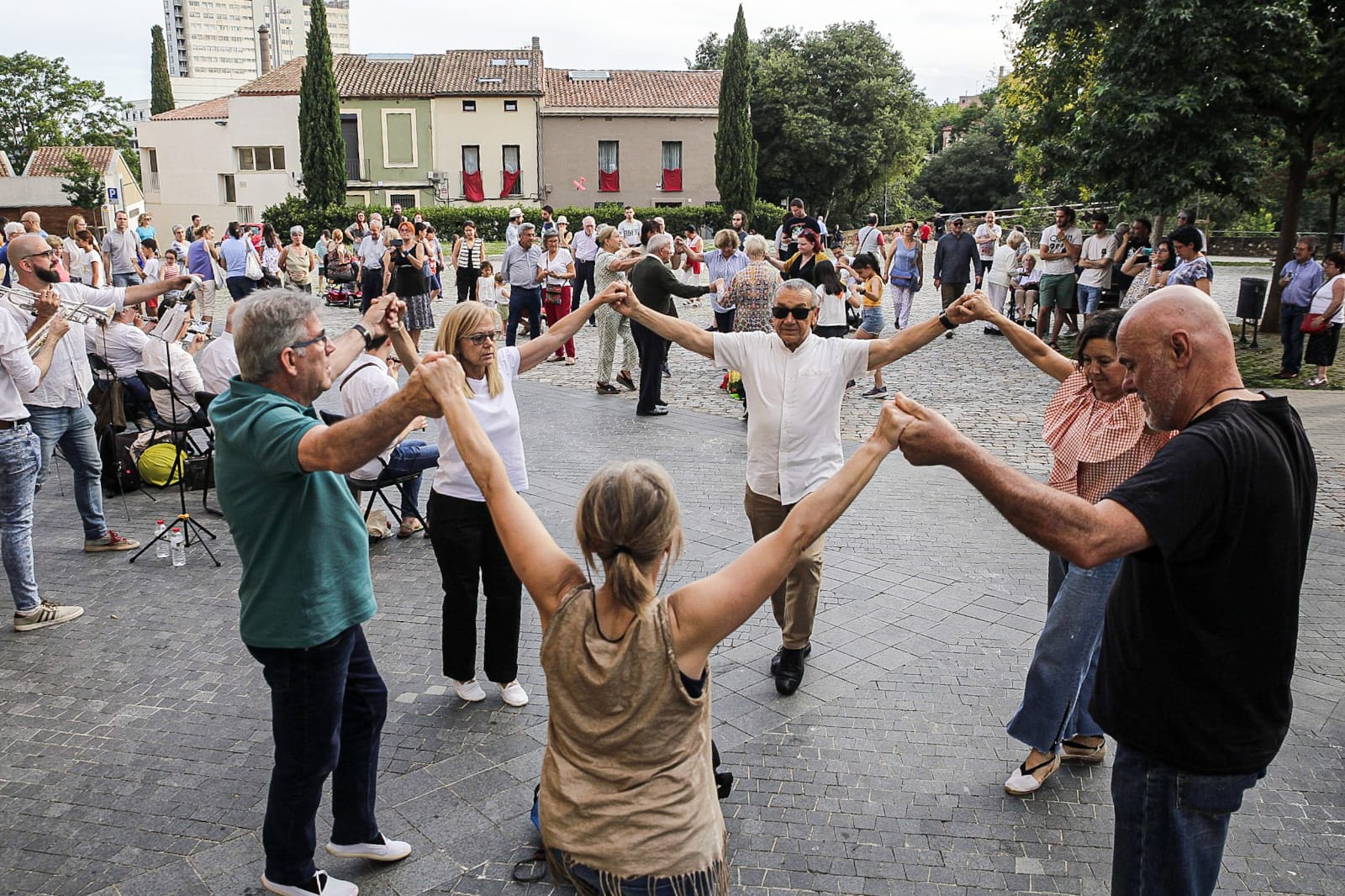 FOTOS | Alguns barris de Terrassa celebren la Festa Major