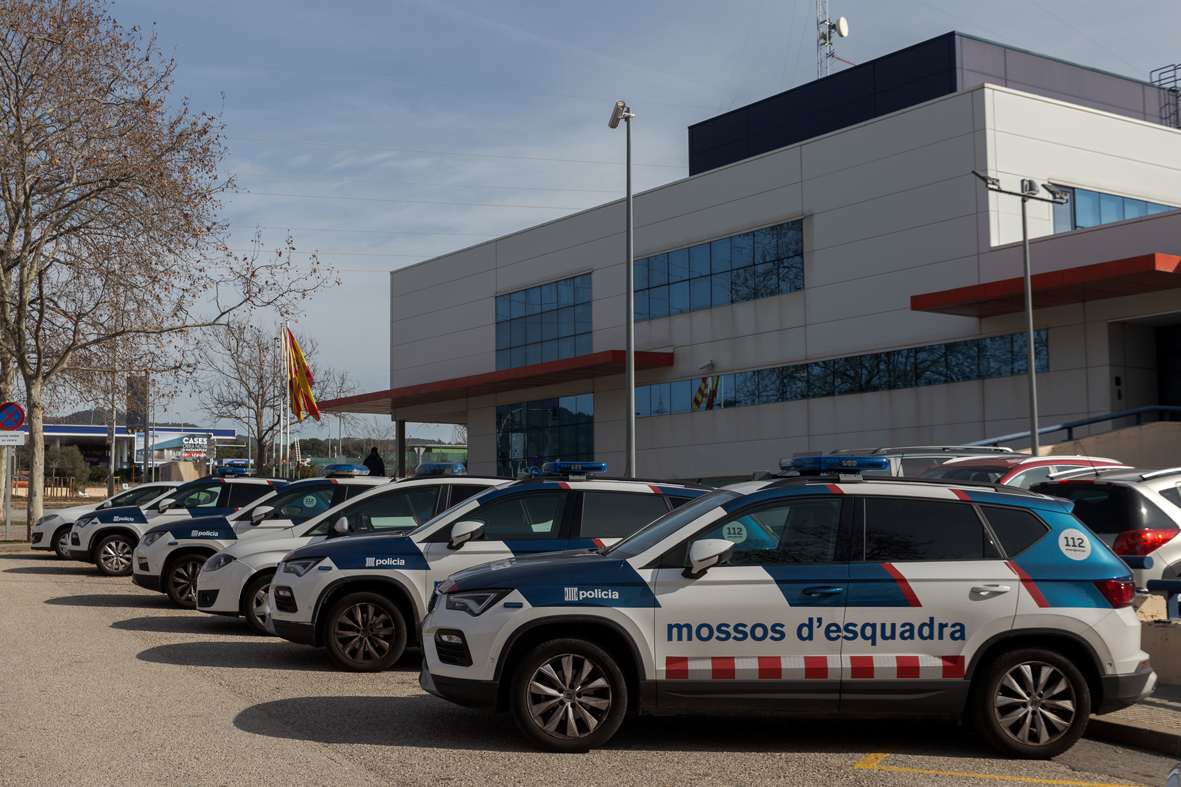 Detinguts quan intentaven robar en pisos a Terrassa