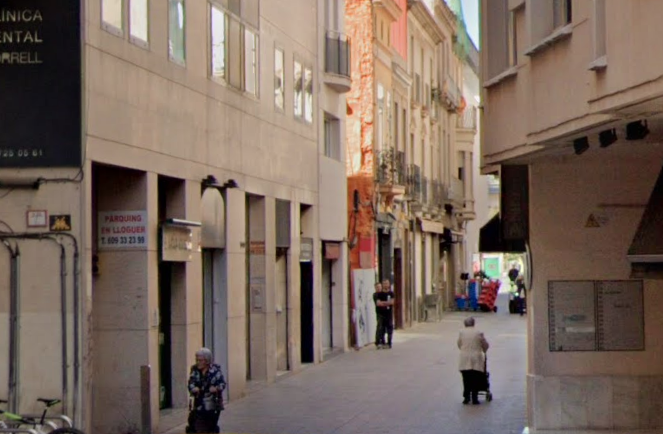 Detingut per un robatori violent al Centre