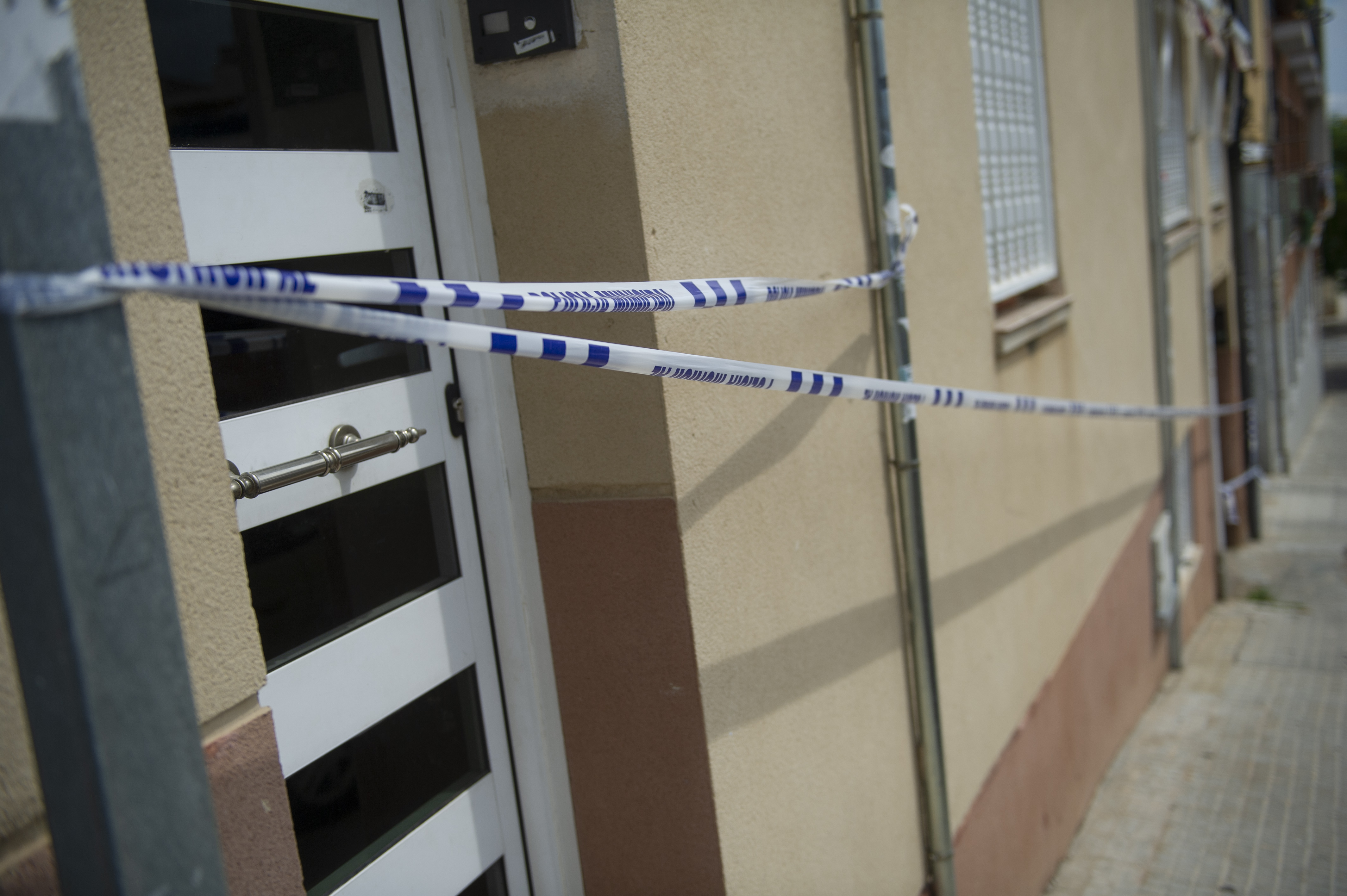 L'ensorrament d'una casa obliga a desallotjar 16 persones a Terrassa