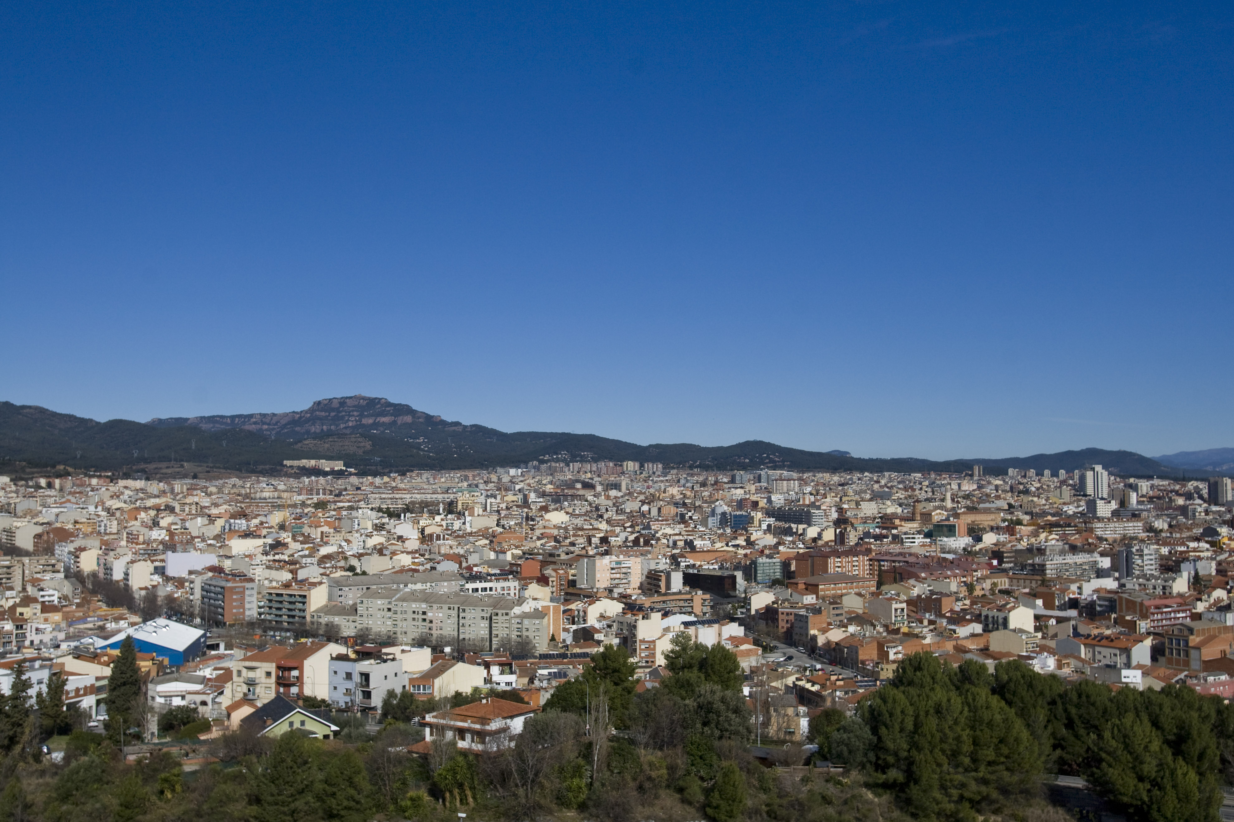 Cel serè i calor intensa per començar la setmana
