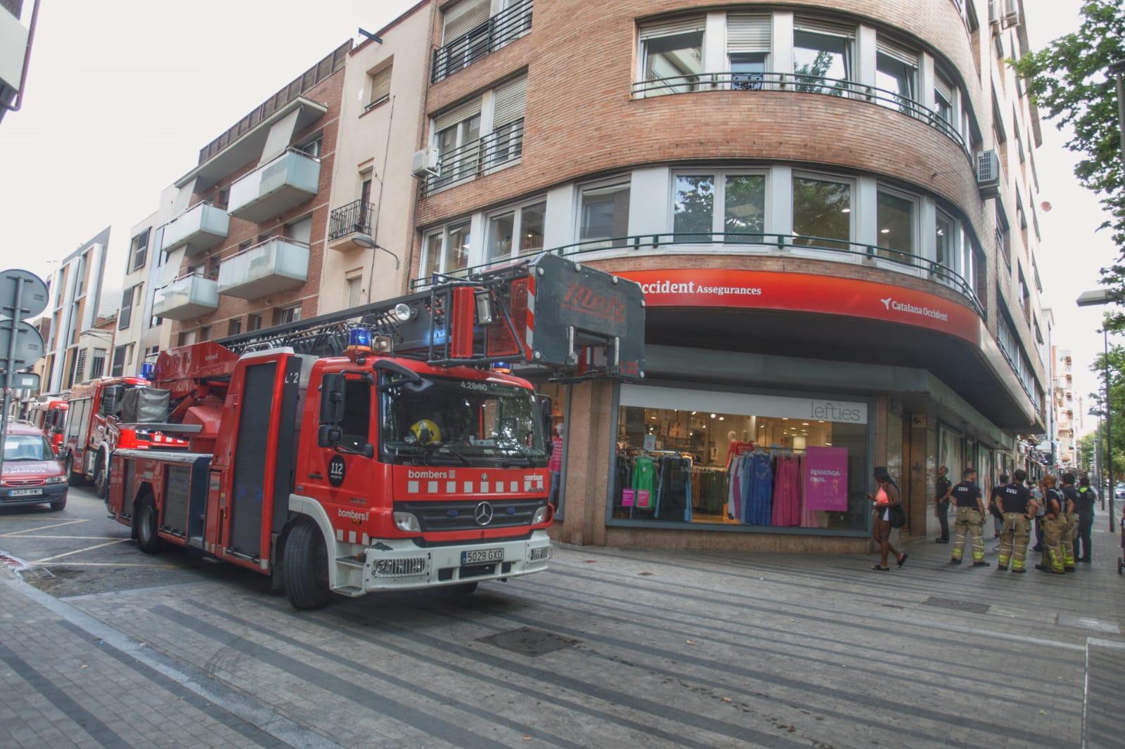 Alerta per un incendi en una botiga de la Rambla a Terrassa