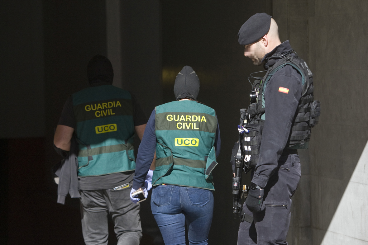 Espectacular operatiu de la Guardia Civil a Terrassa