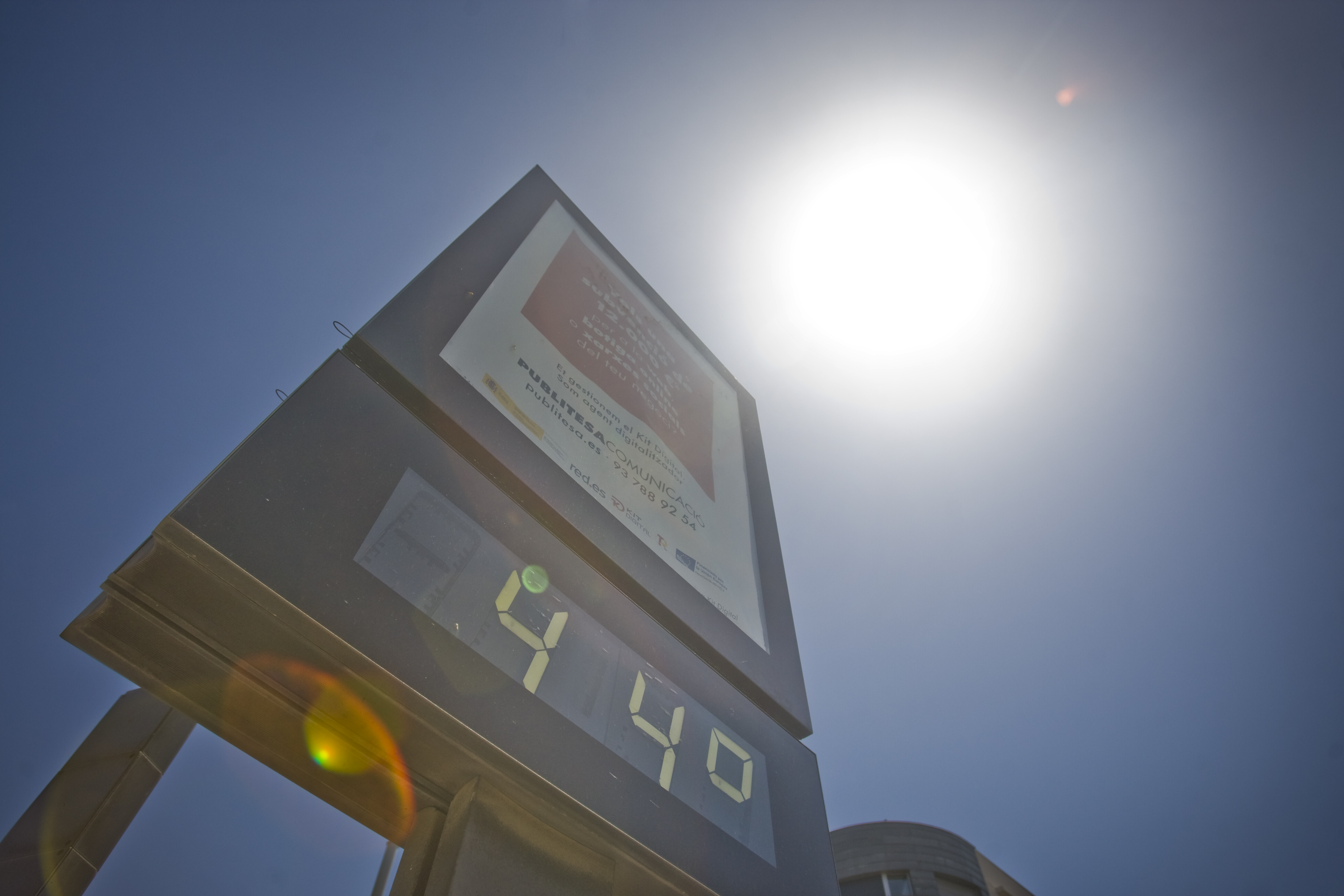 Buscant refugi contra la calor a Terrassa