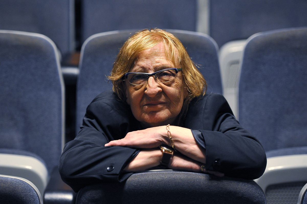 “Crec molt en el llibre en paper. Soc una antiga, però m’és igual”