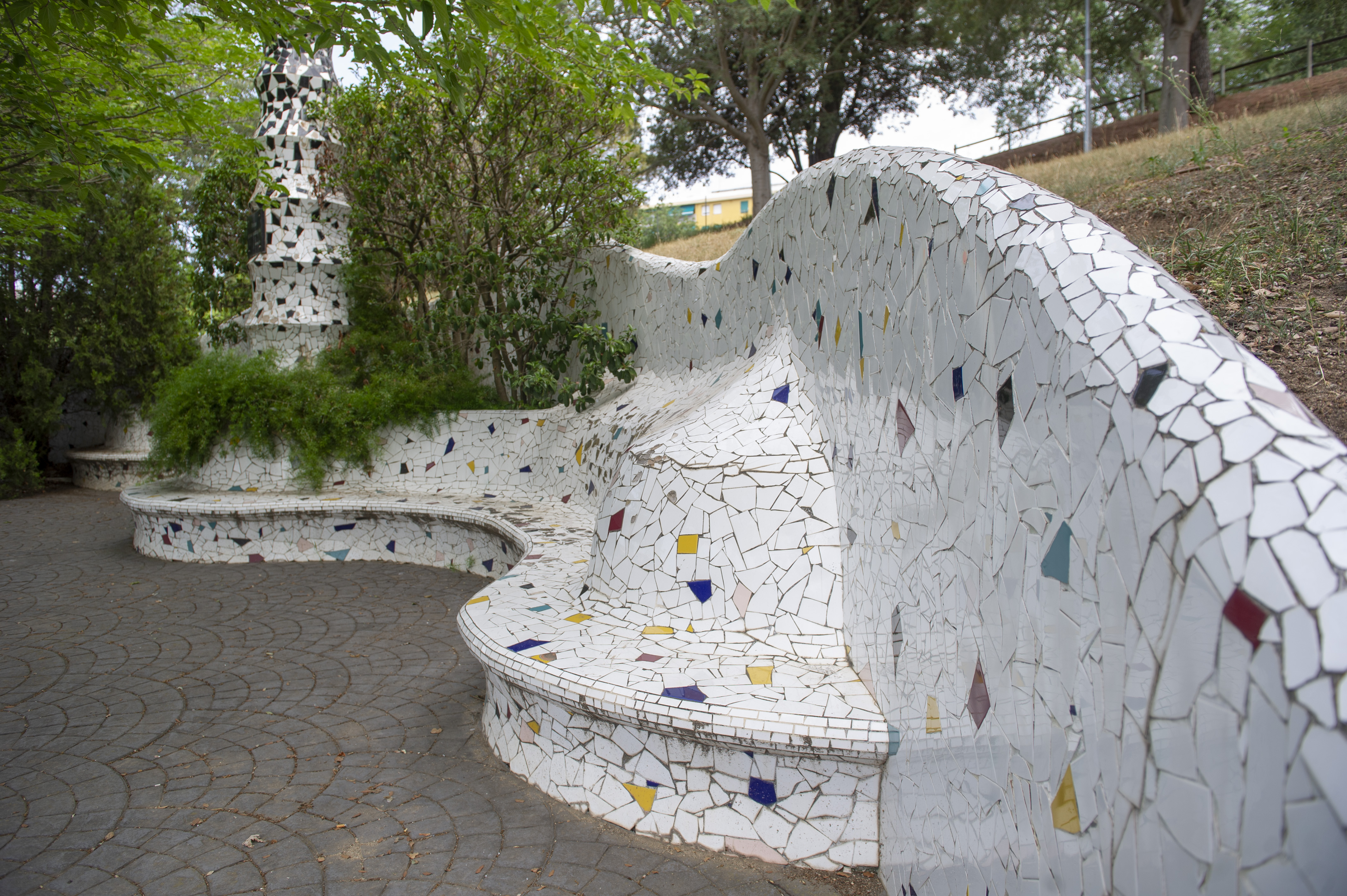 Saps on és... aquest conjunt de Terrassa que recorda l'obra de Gaudí?