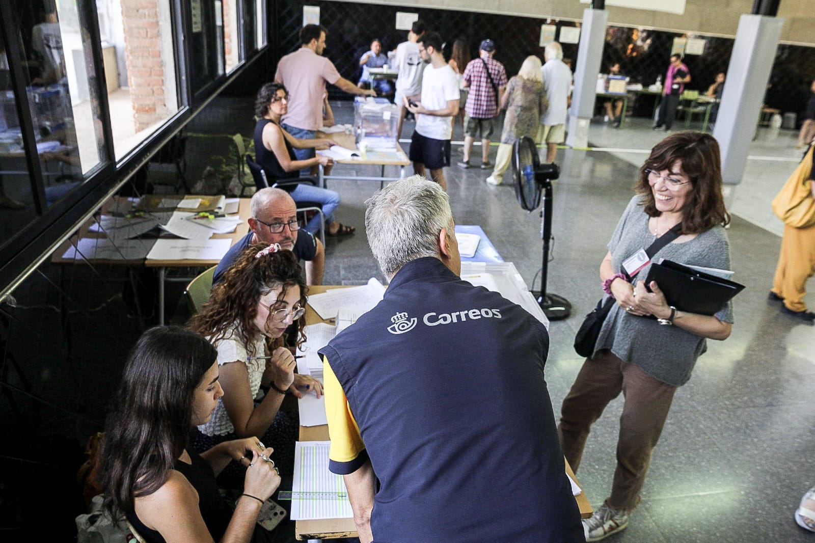 Enceta la jornada electoral amb les 261 meses constituïdes