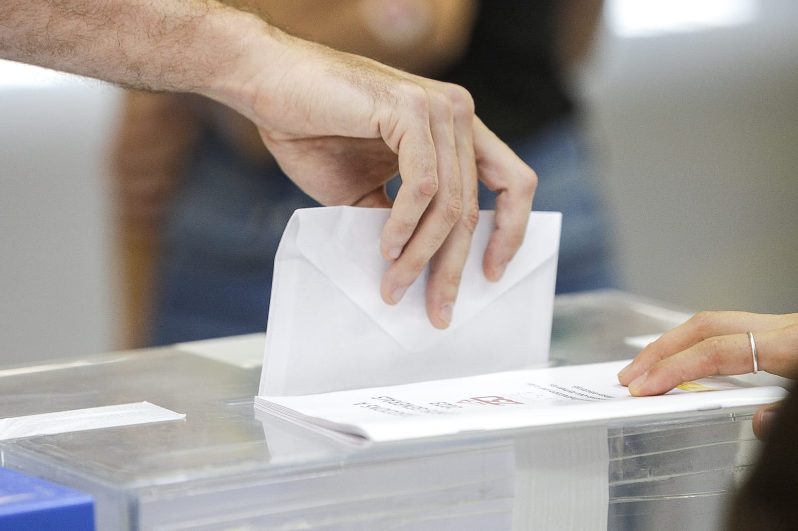 La participació a Terrassa a les 14 hores cau respecte al 2019