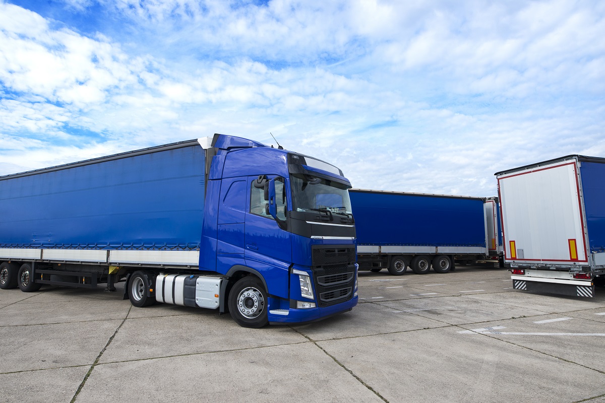 Els transportistes demanen 100.000 places més d'aparcament segur a Europa