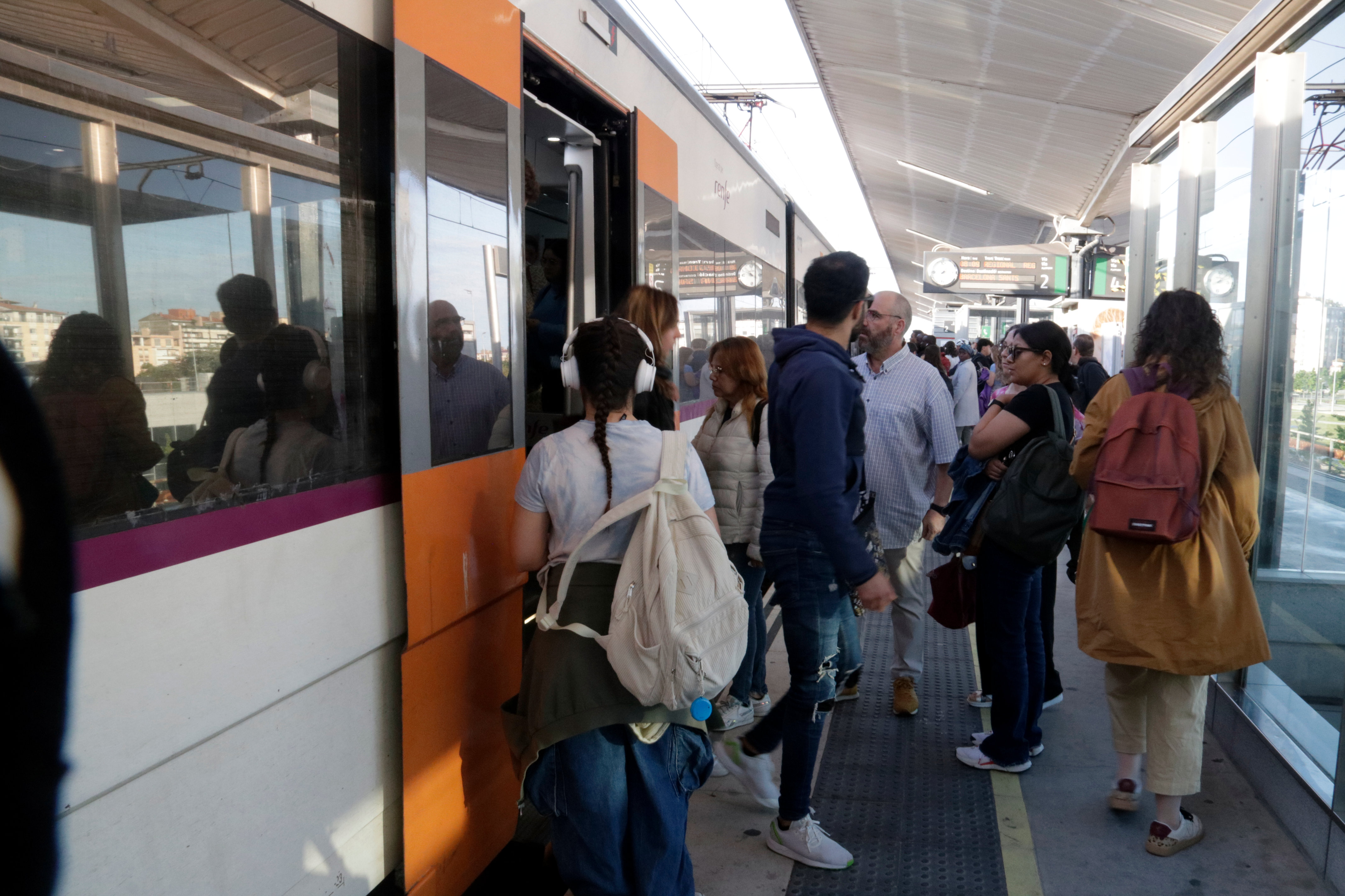 Reparar l'avaria pel robatori de coure a Rodalies costarà 15 milions d'euros i 2 mesos per restablir la normalitat