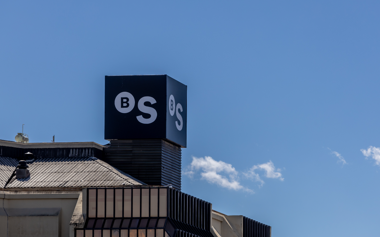 El BBVA anuncia una OPA hostil per apoderar-se del control del Banc Sabadell