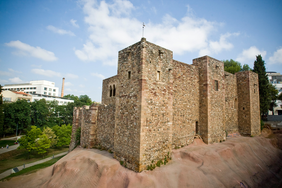 ENQUESTA | Terrassa vs Sabadell: el Castell Cartoixa o la Torre d'en Feu?
