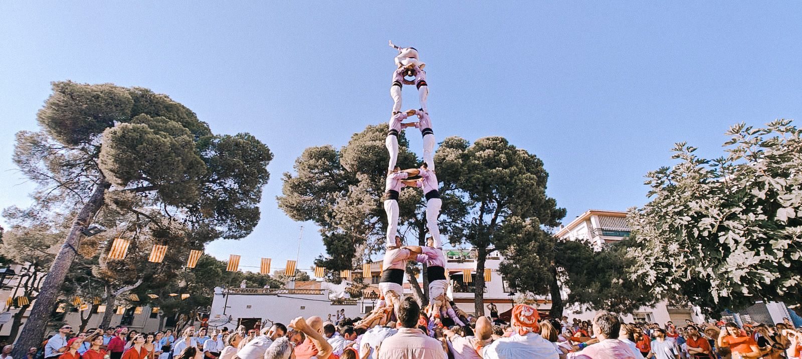 La pluja no atura els castells dels Minyons de Terrassa