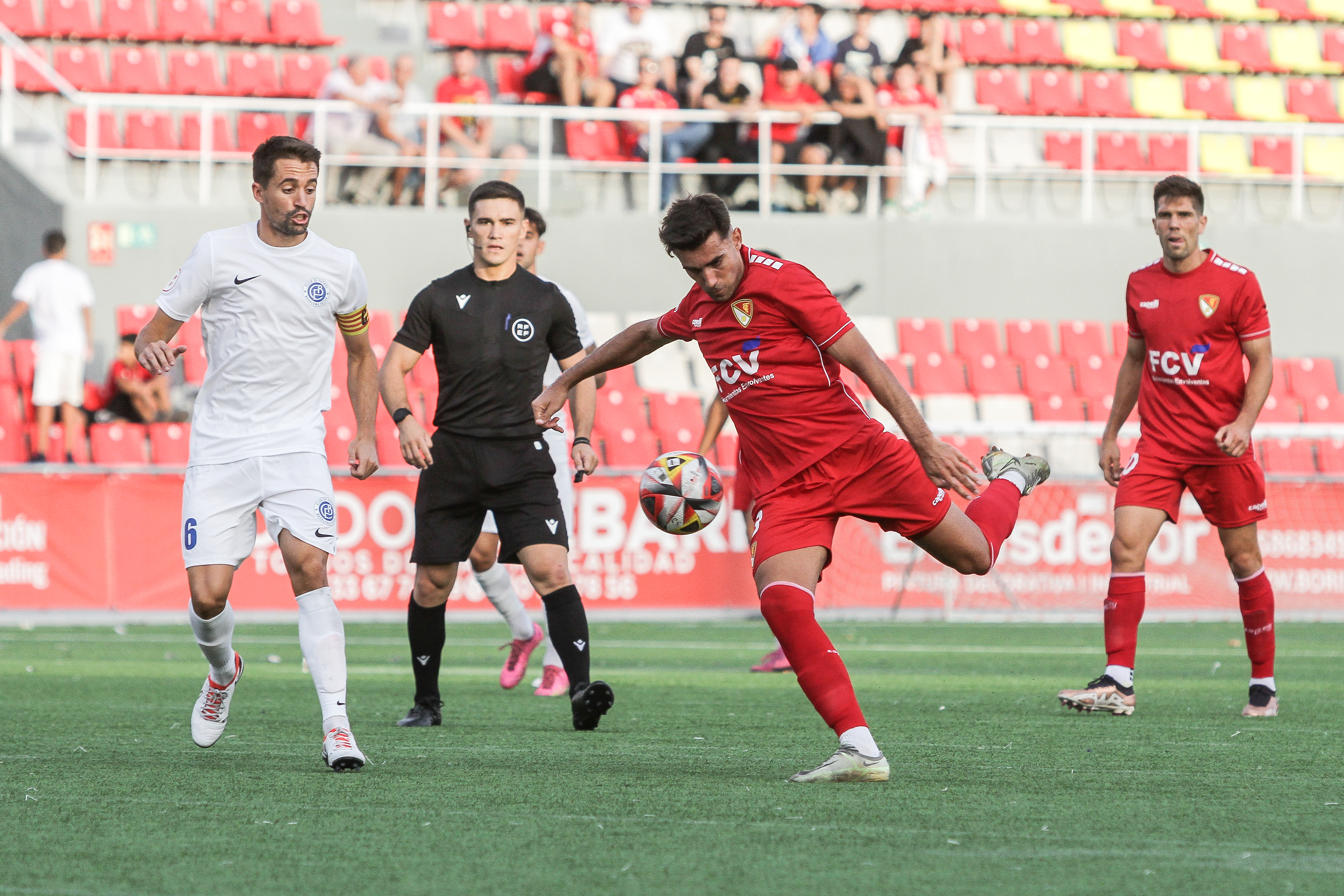 Les errades condemnen al Terrassa FC en el seu debut