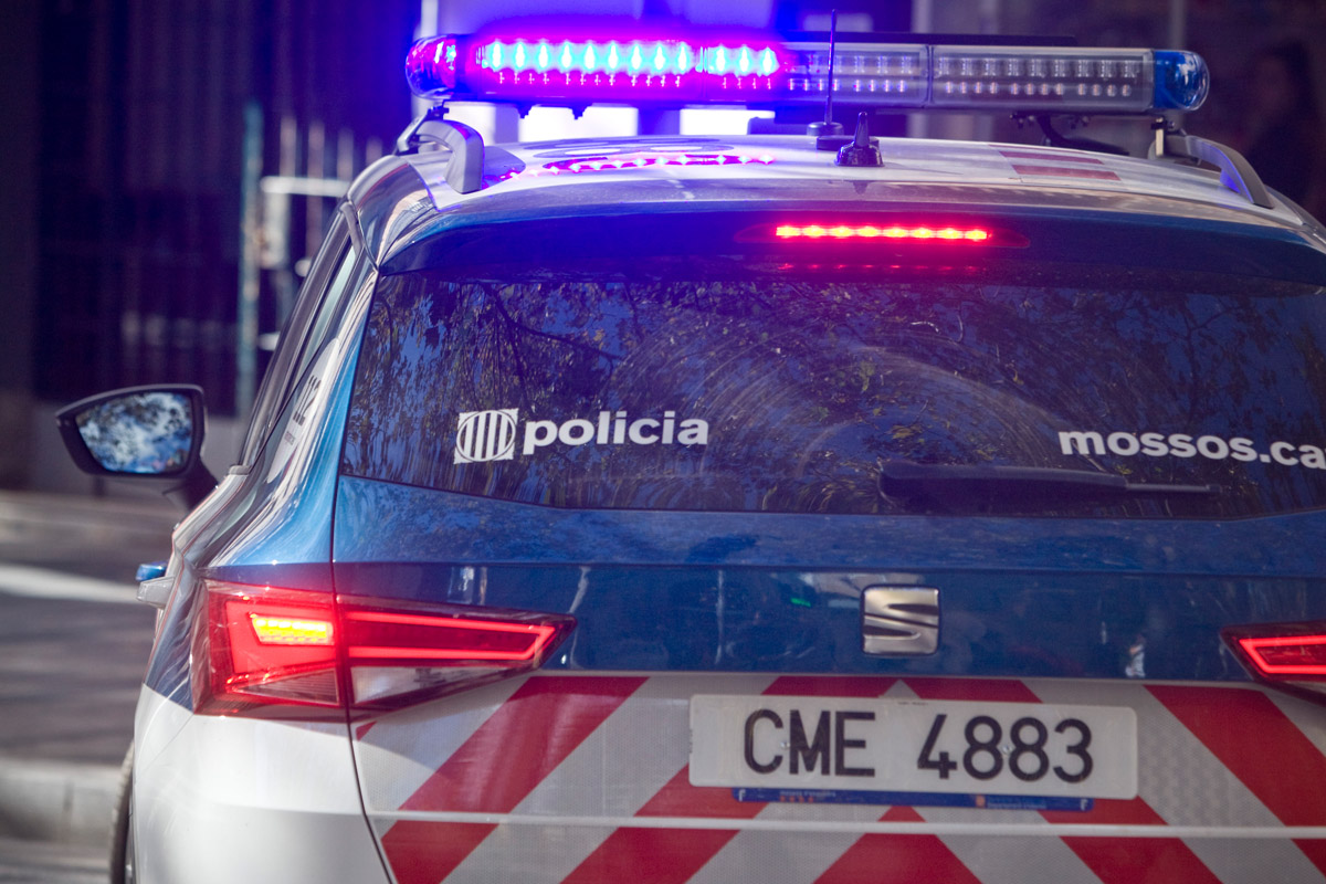 L’assalt a un concessionari de luxe acaba en una persecució policial