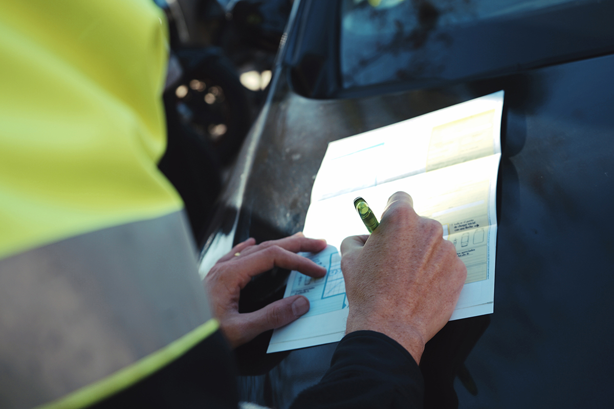Condueix drogat, sense carnet i en sentit contrari per la C-16