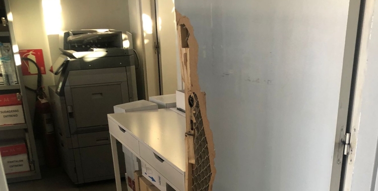 Robatori de la caixa forta i destrosses a les instal·lacions del CE Mercantil