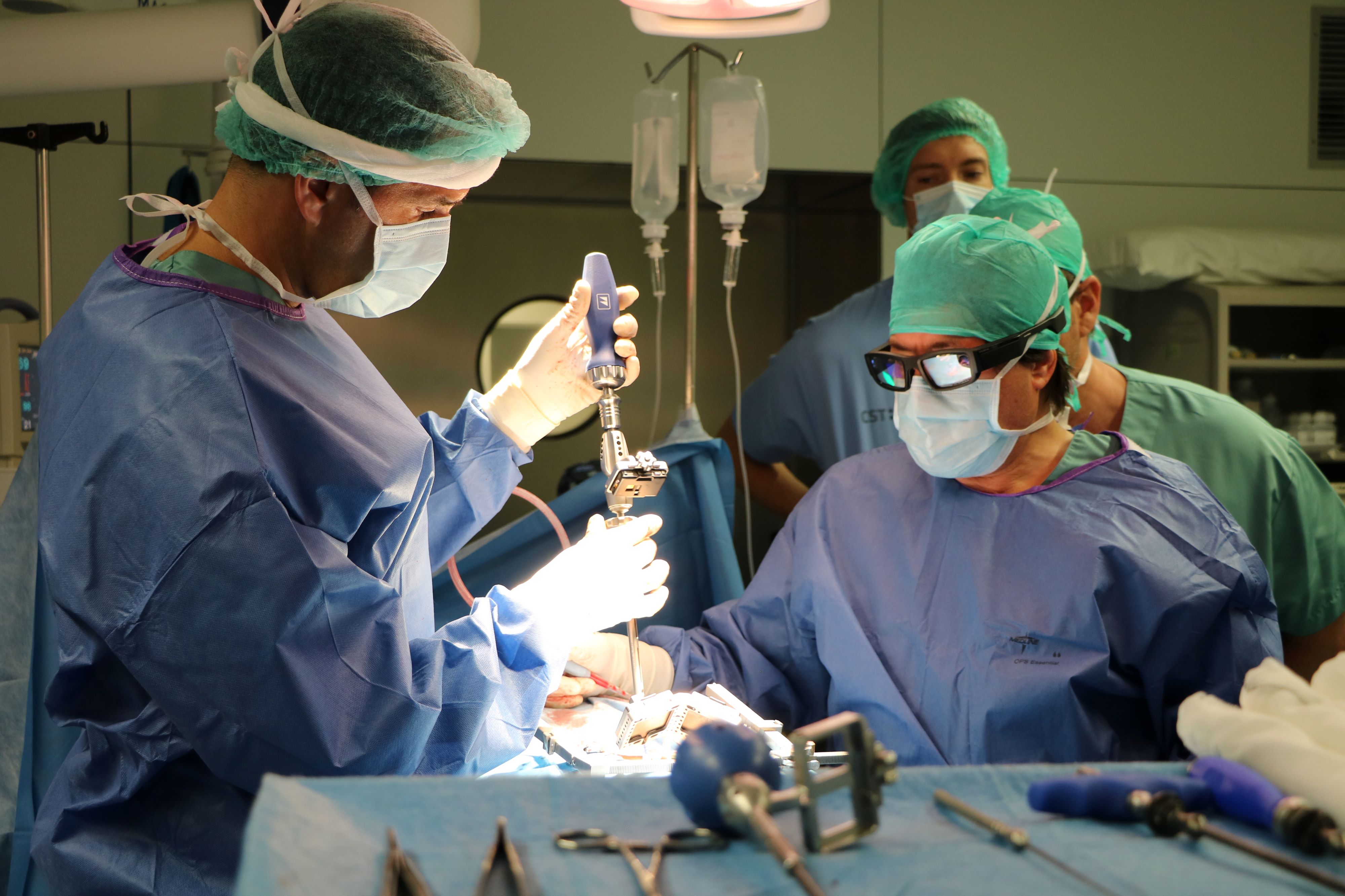 El CST aplica la realitat augmentada en la cirurgia de columna - 