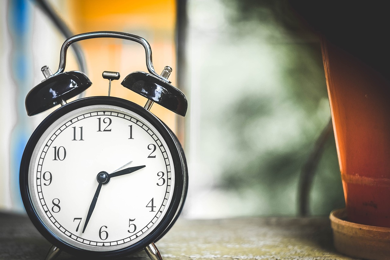 Recorda! Toca canviar l'hora dels rellotges