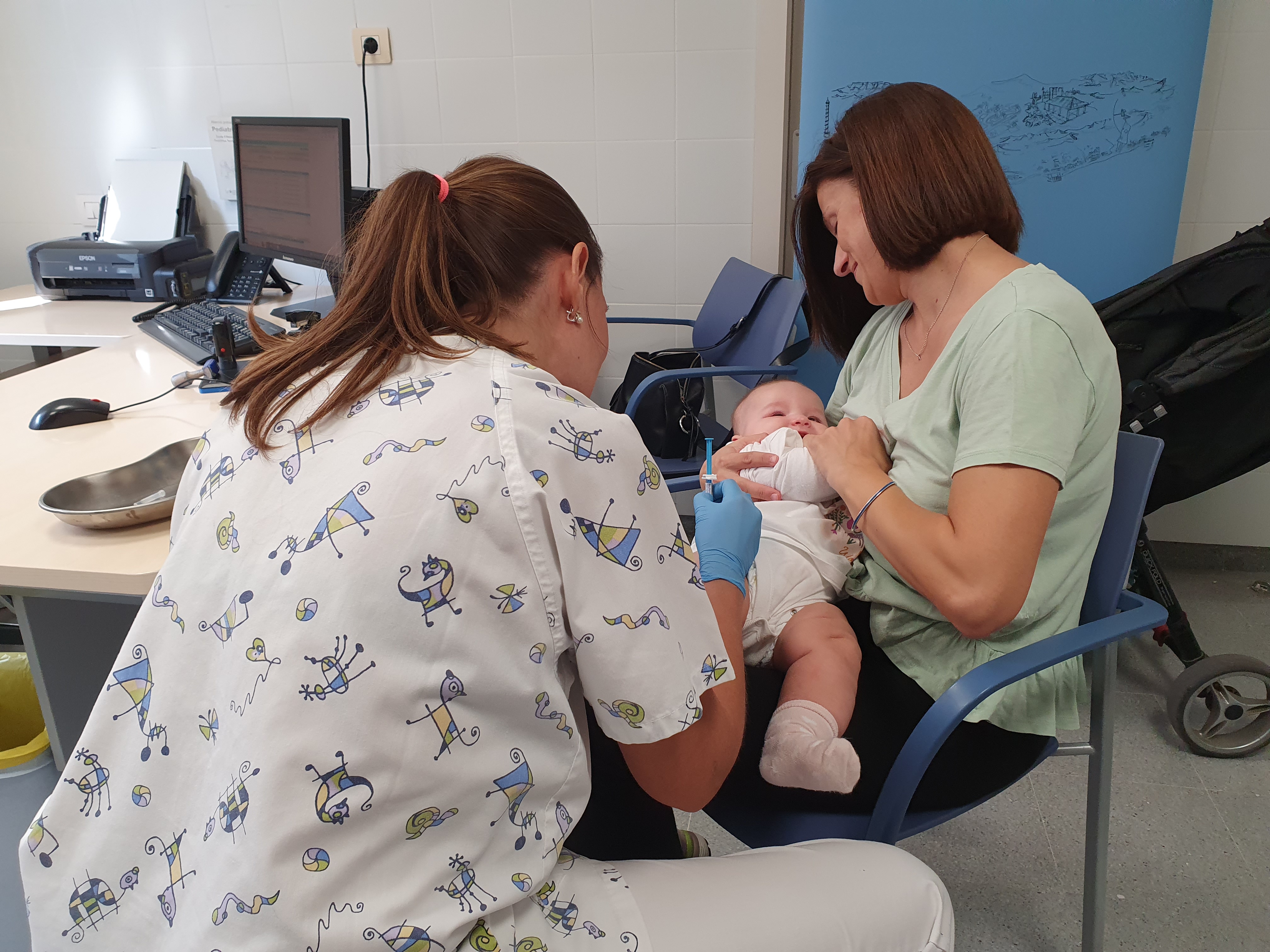 El Vallès Occidental rep 4.036 dosis per immunitzar els nadons contra el VRS