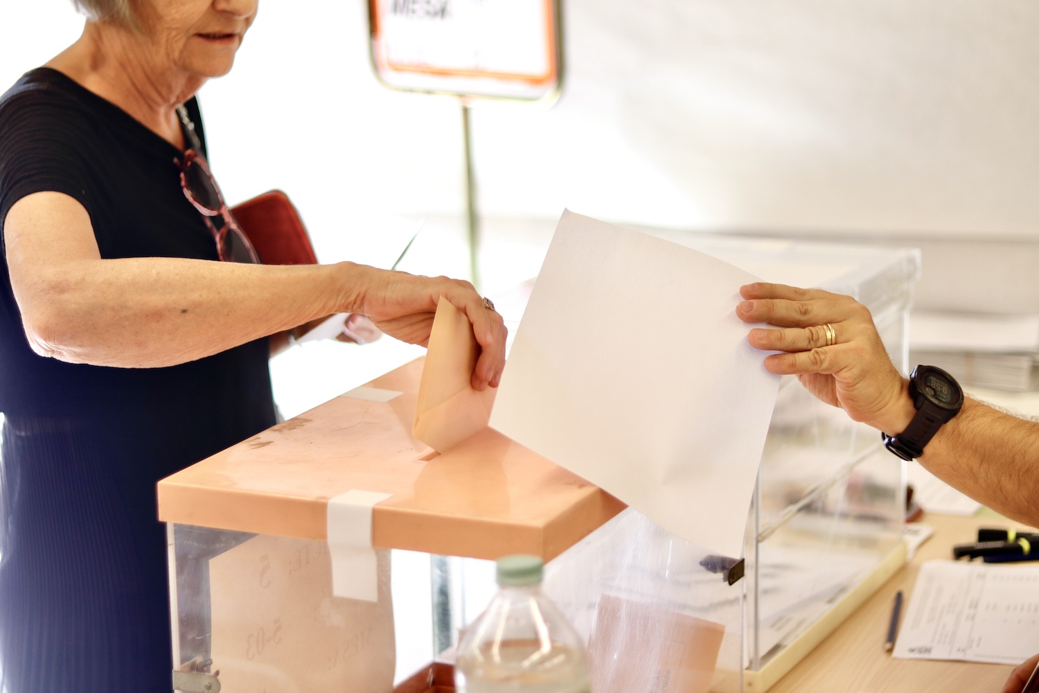 Ja es pot sol·licitar el vot per correu per a les eleccions del 12-M