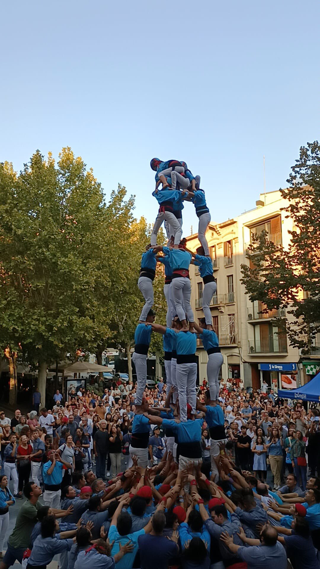 Els Castellers de Terrassa porten castells de 7 a Manresa