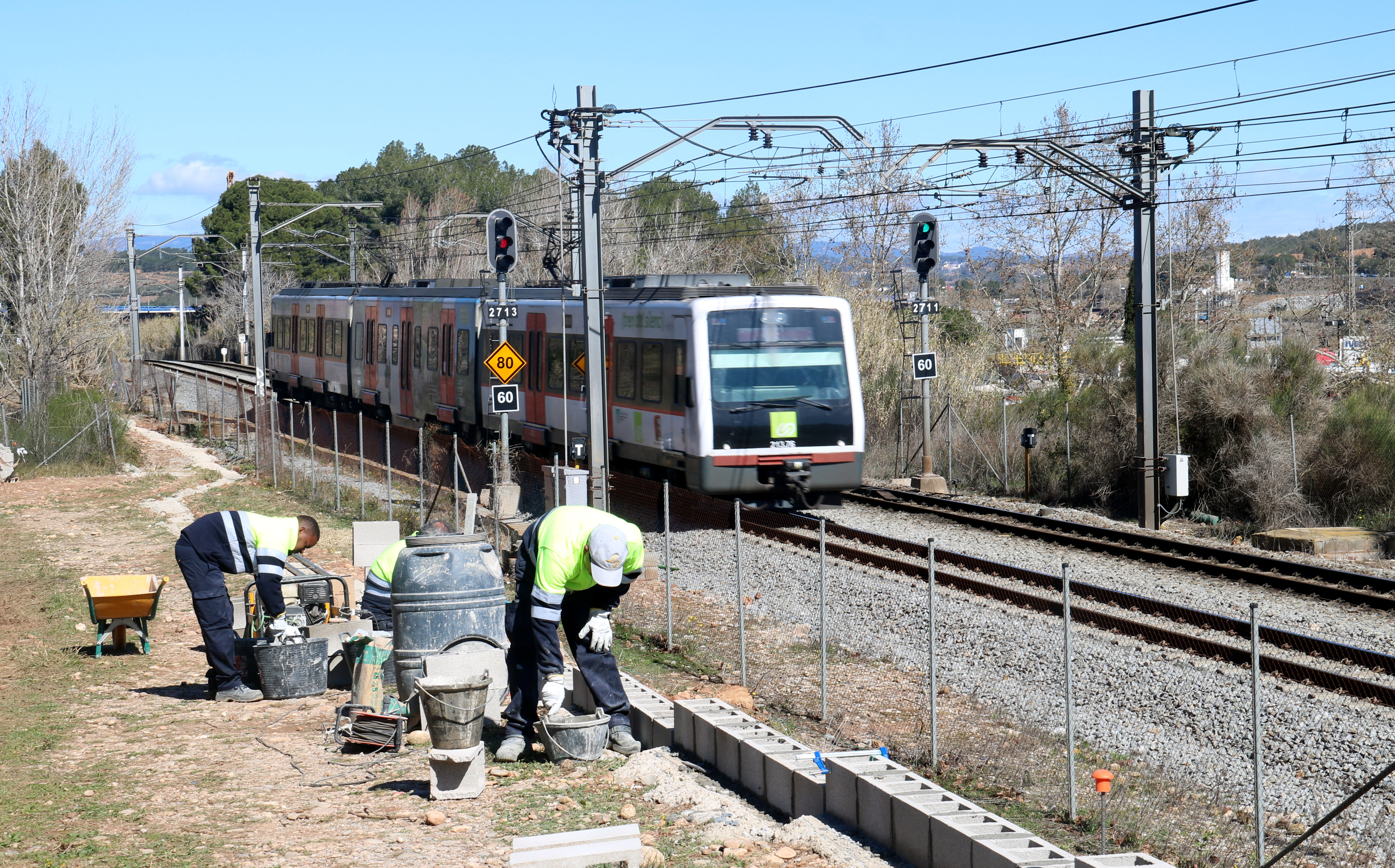 Instal·len tanques per prevenir els actes vandàlics a les vies dels FGC