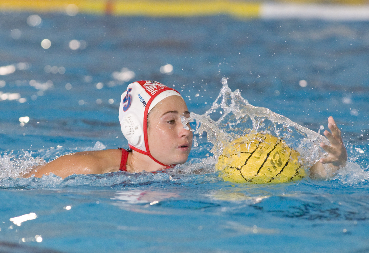 El CN Terrassa femení va caure als tres minuts finals a Mataró
