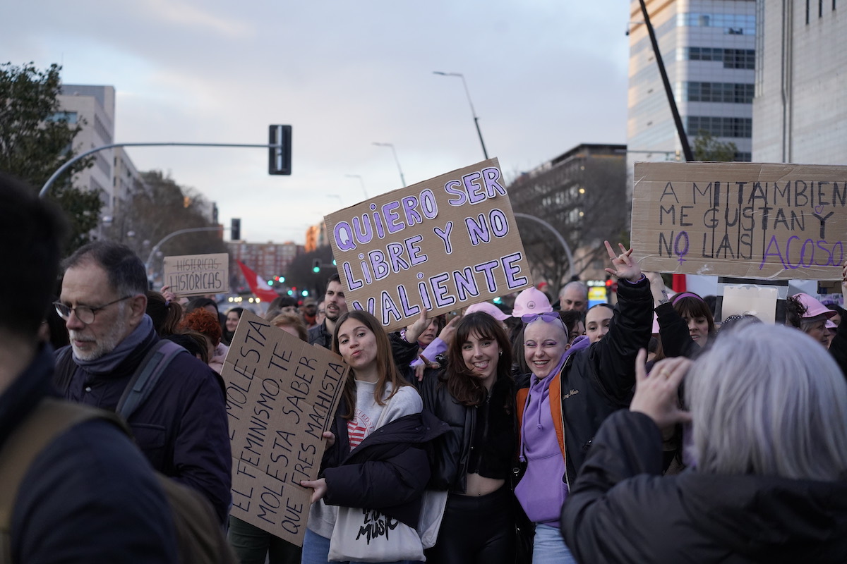 FOTOS | Un miler de dones es manifesten pel 8M a Sabadell: “Volem ser lliures”
