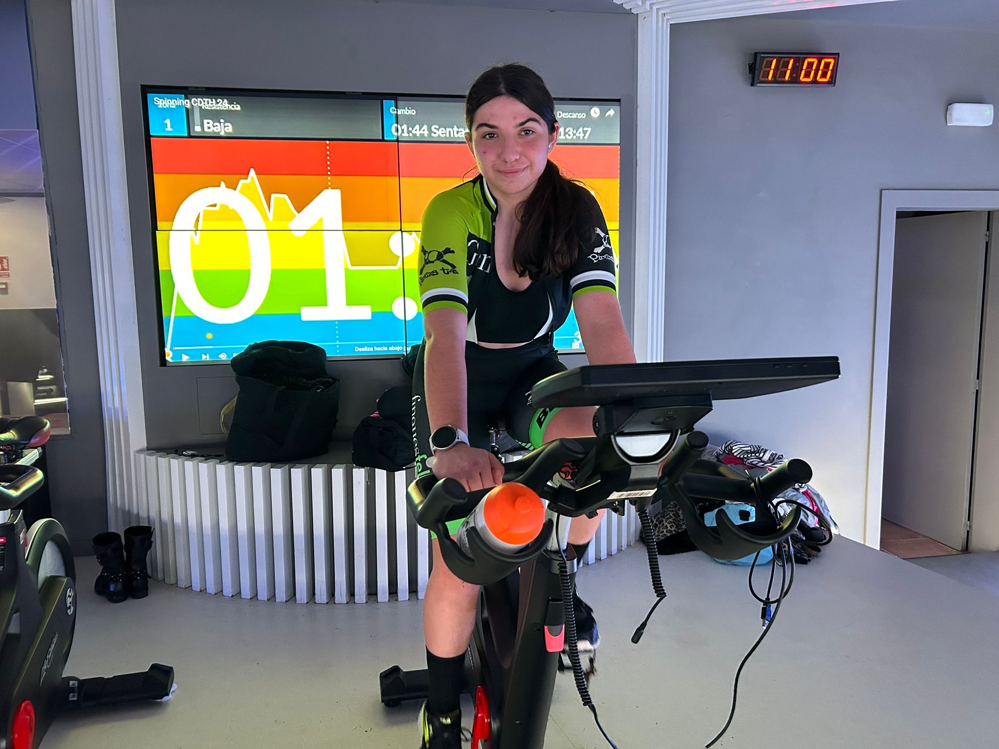 Una jove amb discapacitat i campiona de ciclisme imparteix classes d''spinning': 
