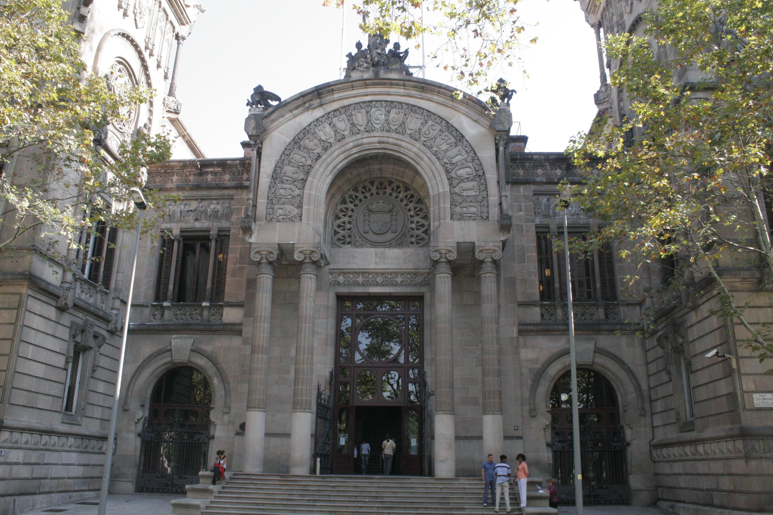 Absolts tres nois de Sant Cugat acusats de desordres públics