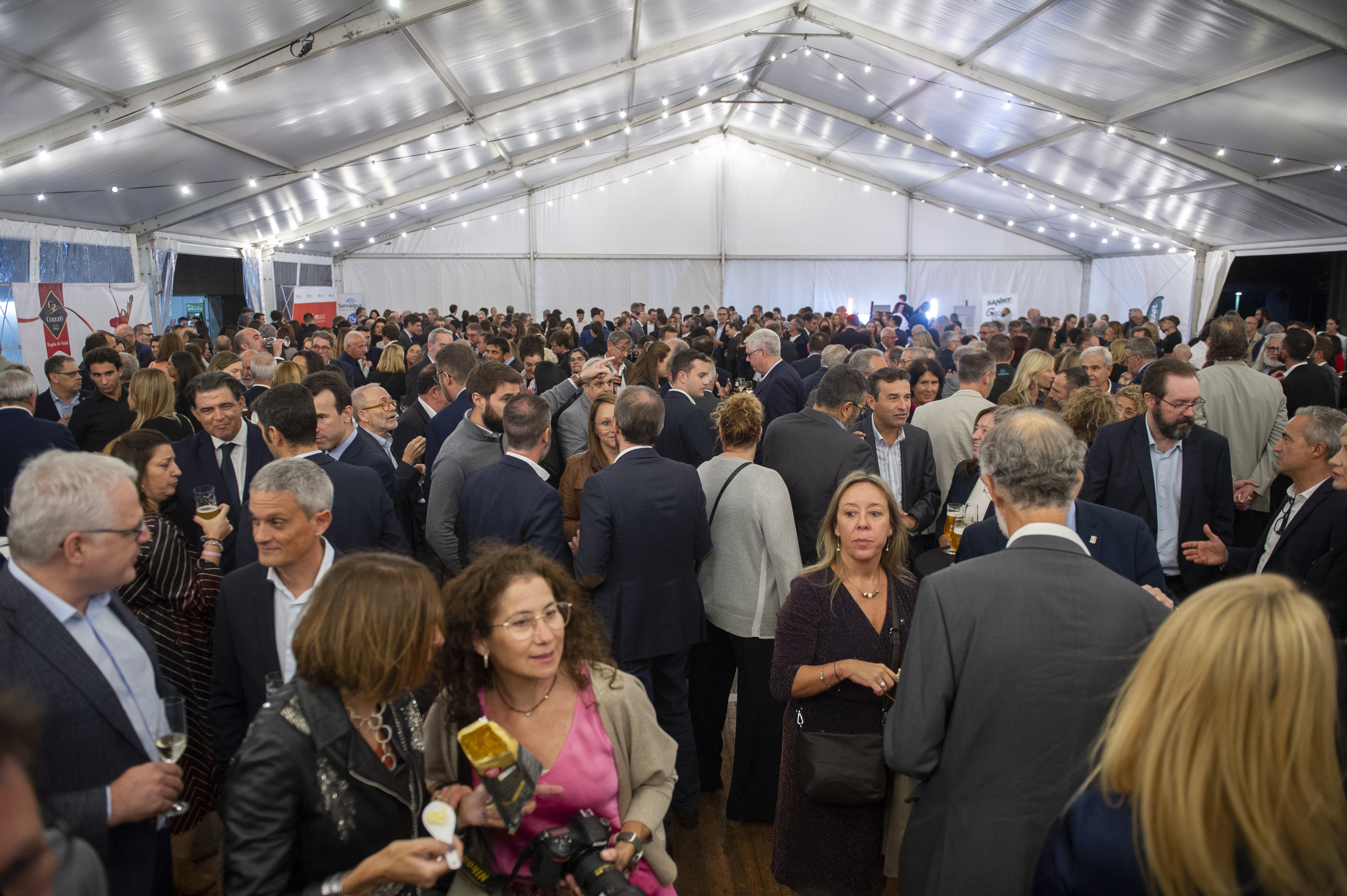 Disposats a oblidar les crisis i afrontar el futur