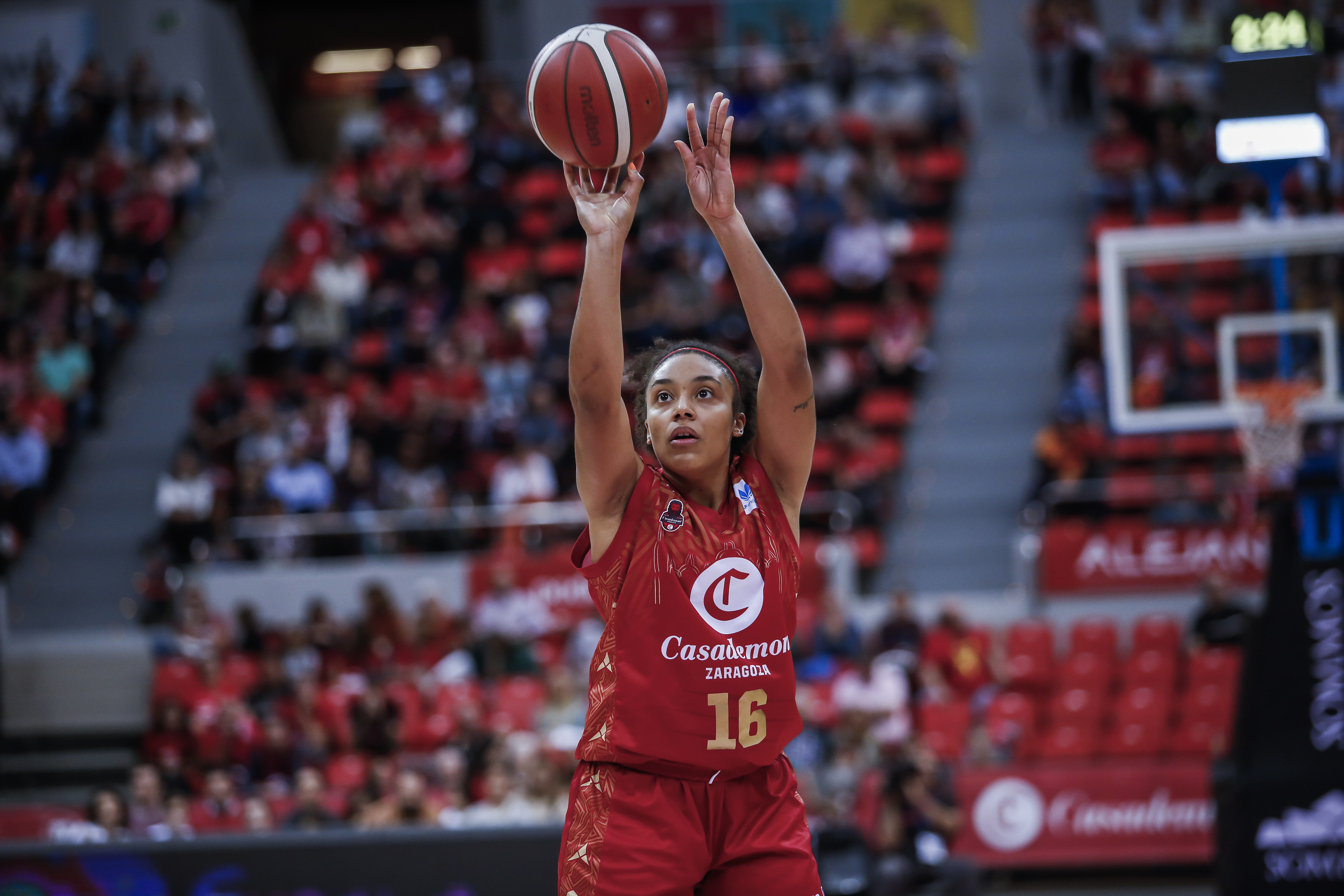 Helena Oma debutarà amb la selecció espanyola absoluta de bàsquet