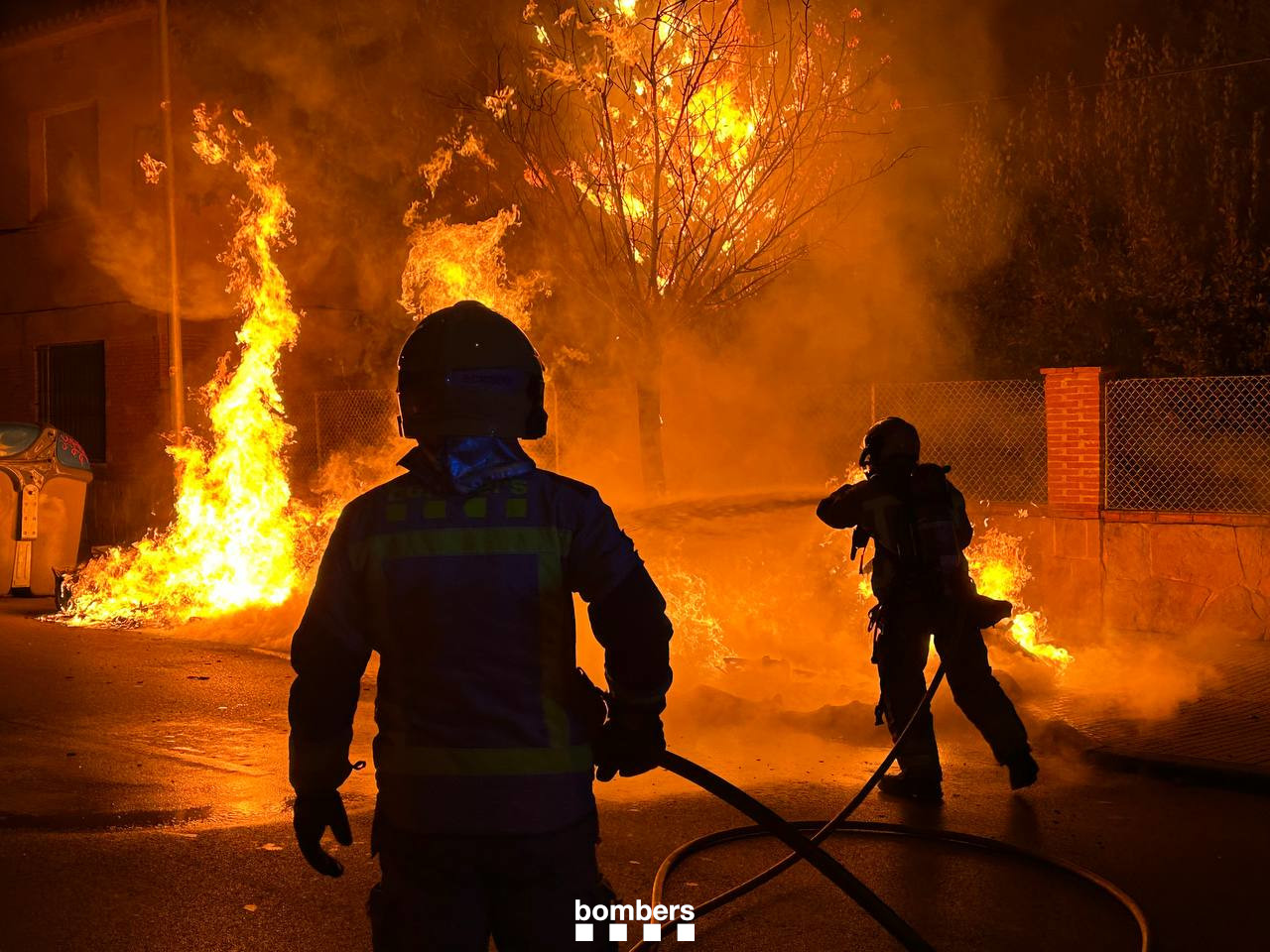 Vuit incendis consecutius de contenidors a Terrassa