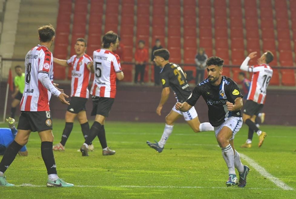 El Sabadell rescata un punt valuós a Las Gaunas, però no surt del descens (1-1)