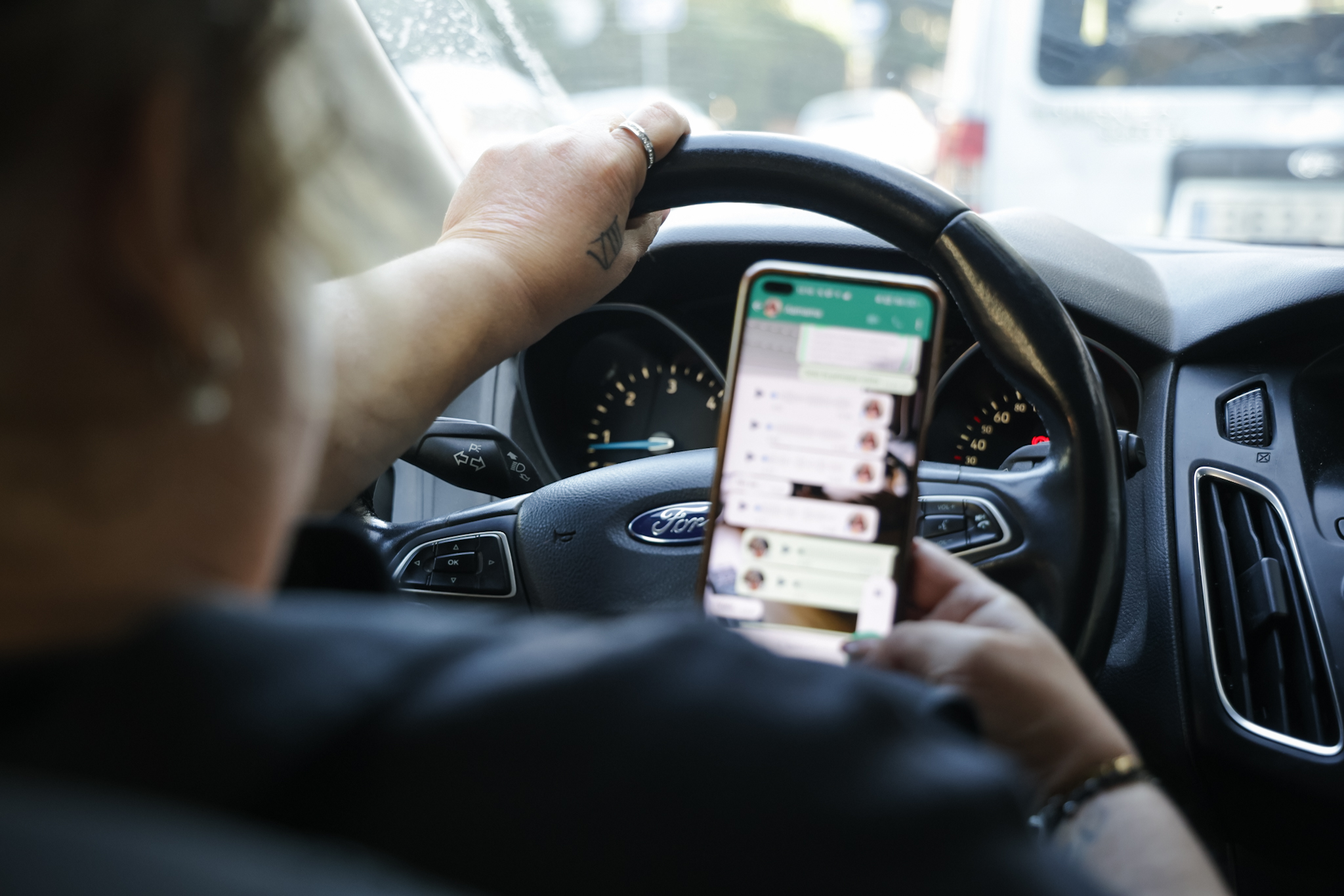 Més de 400 denúncies a Sabadell per conduir amb el mòbil