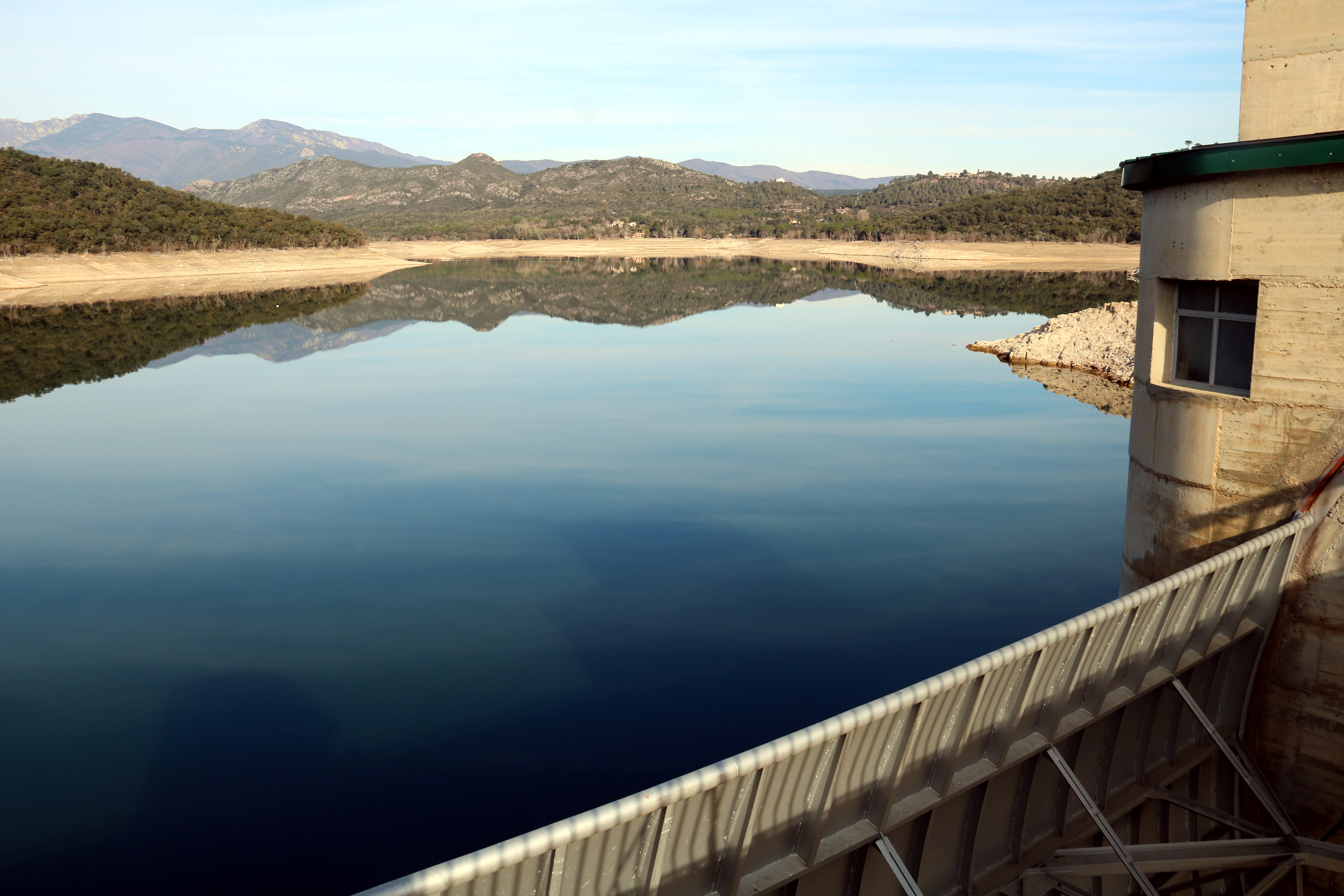Els embassaments de les conques internes baixen per primer cop del 16%