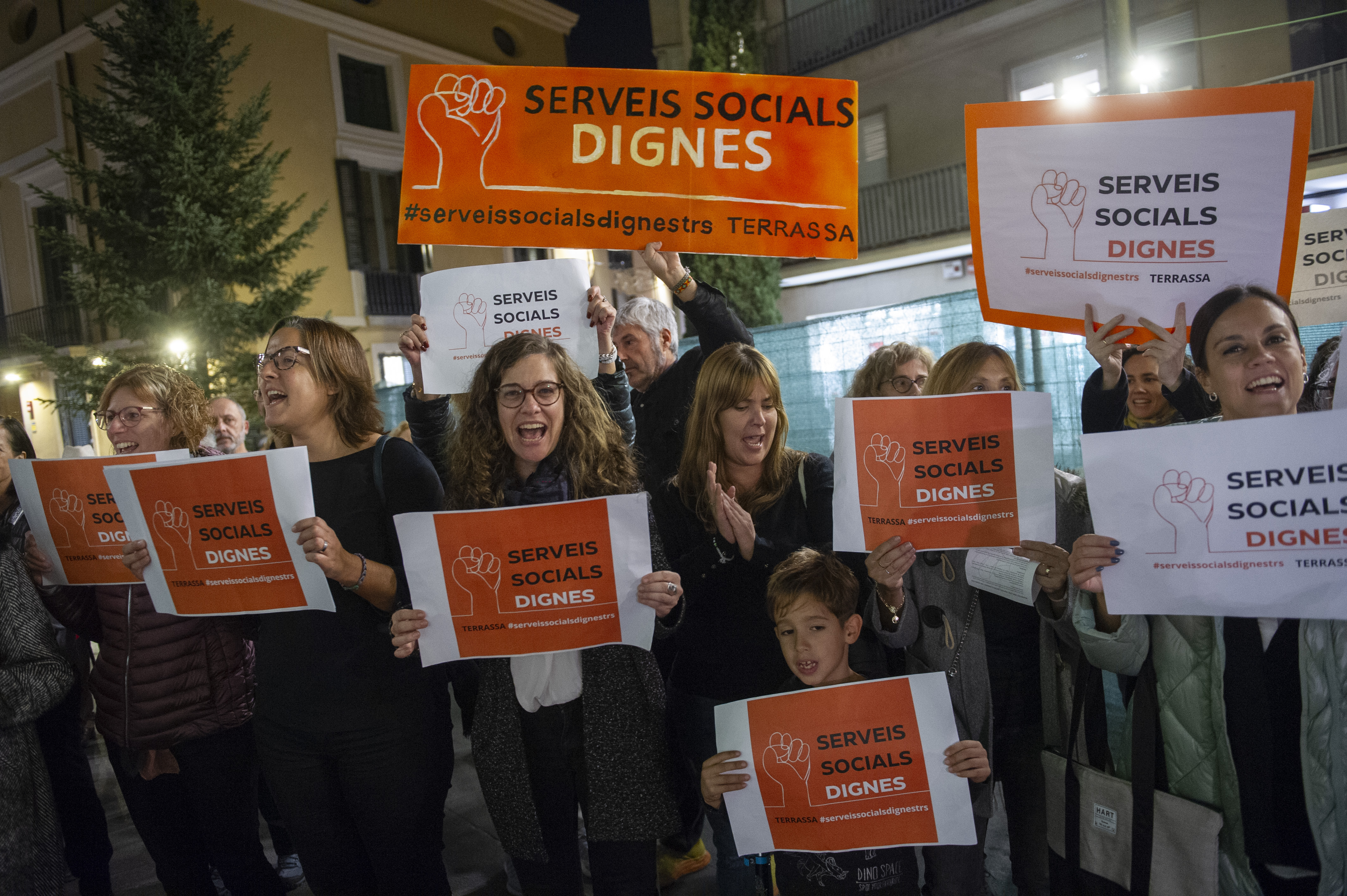 El govern es compromet amb la plantilla de Serveis Socials a activar lots i ajuts