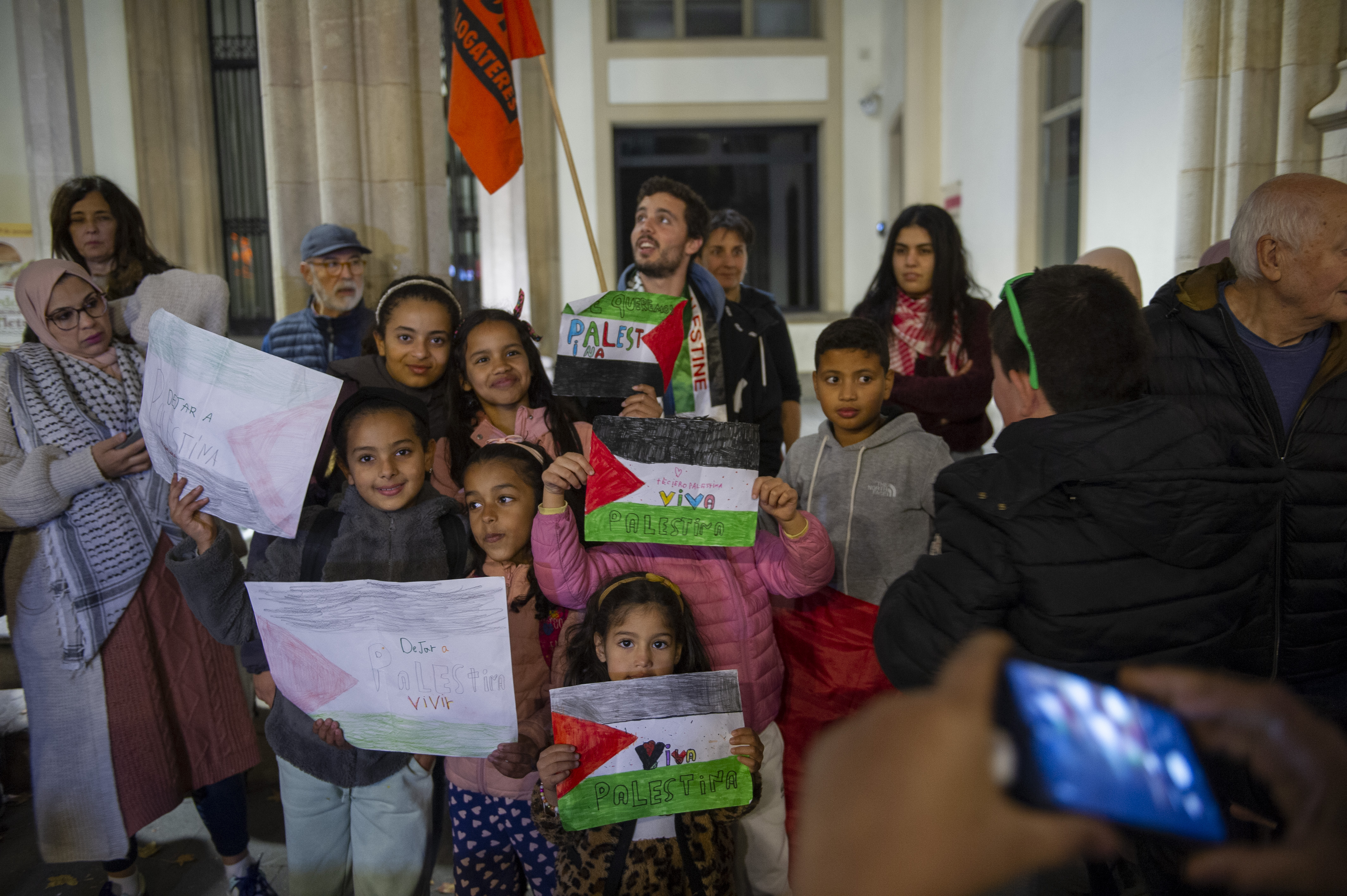 Concentració i moció al ple de Terrassa per Palestina