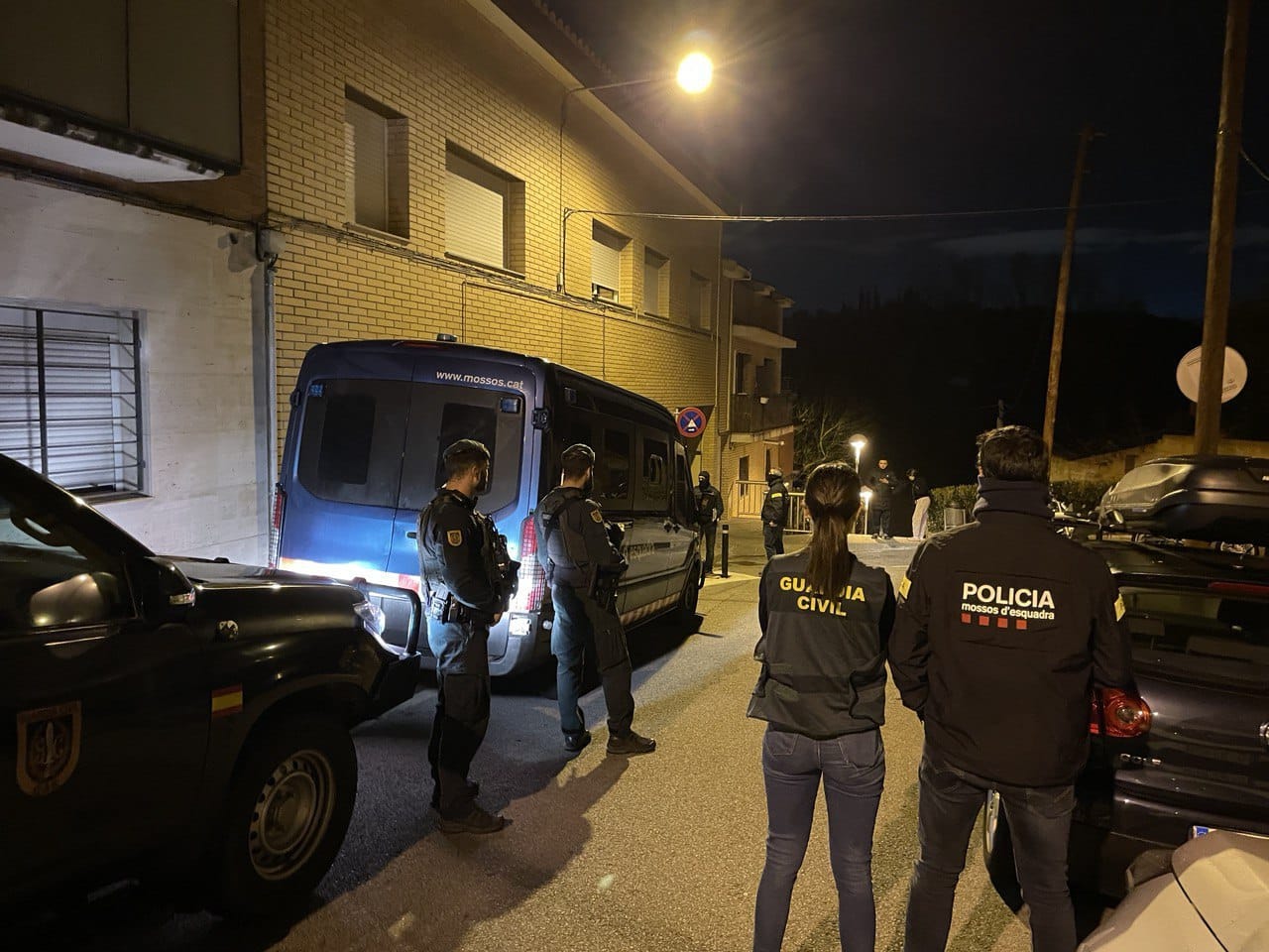 Dispositiu policial contra el terrorisme gihadista a Rubí